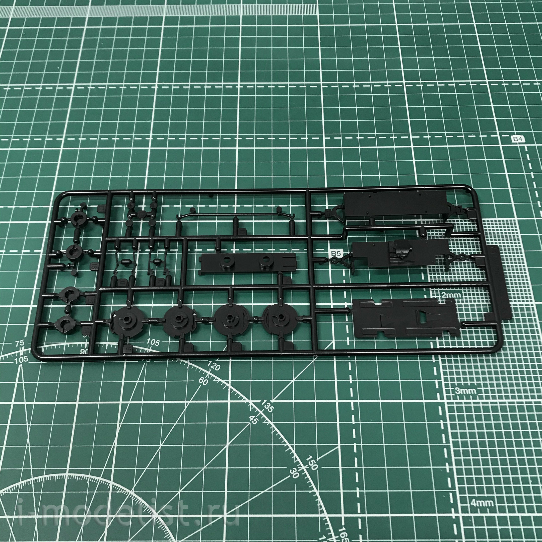 05864 Aoshima 1/24 Сборная модель Lamborghini Aventador LP700-4 11
