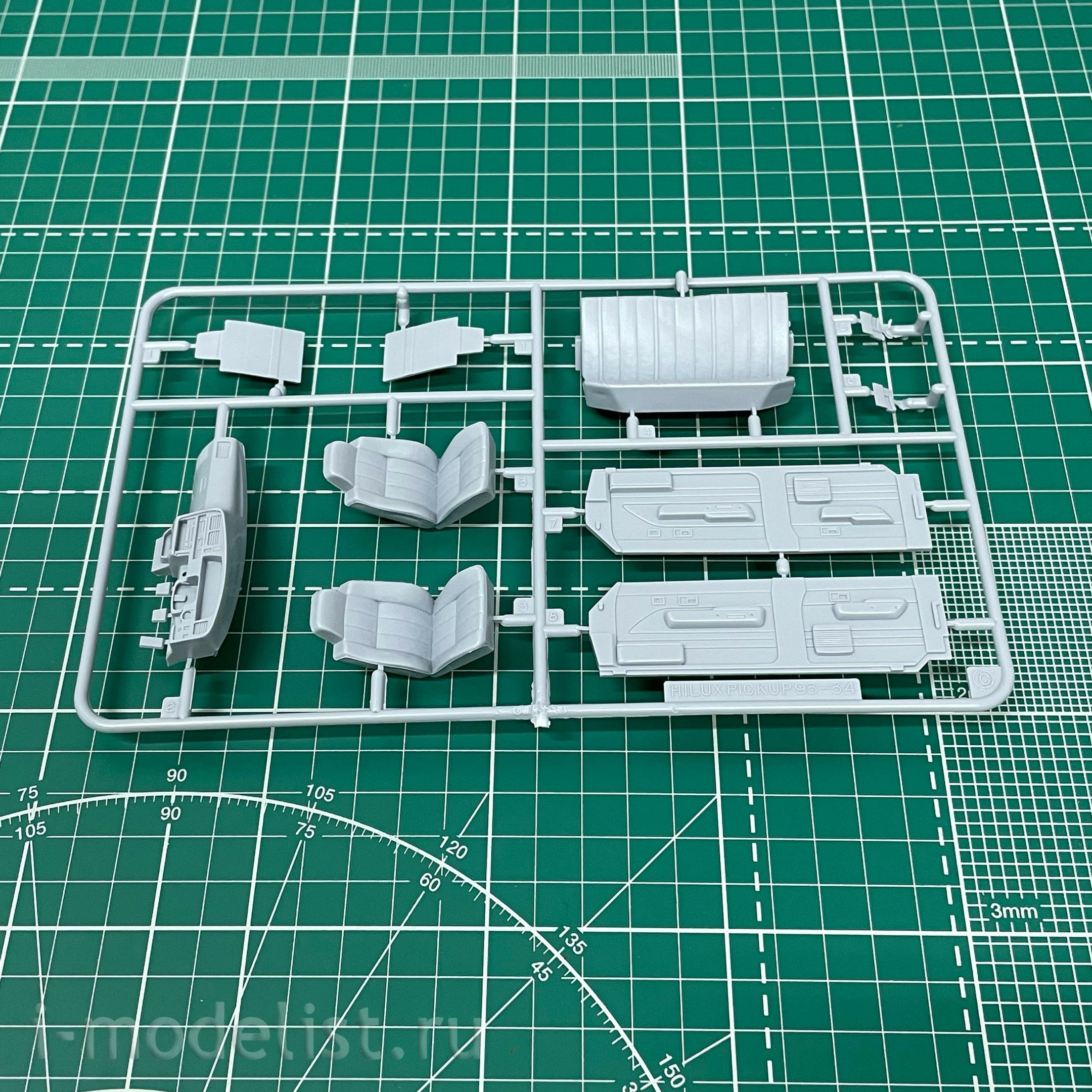 06217 Aoshima 1/24 Toyota Hi-Lux Pick Up Double Cab 4WD '94