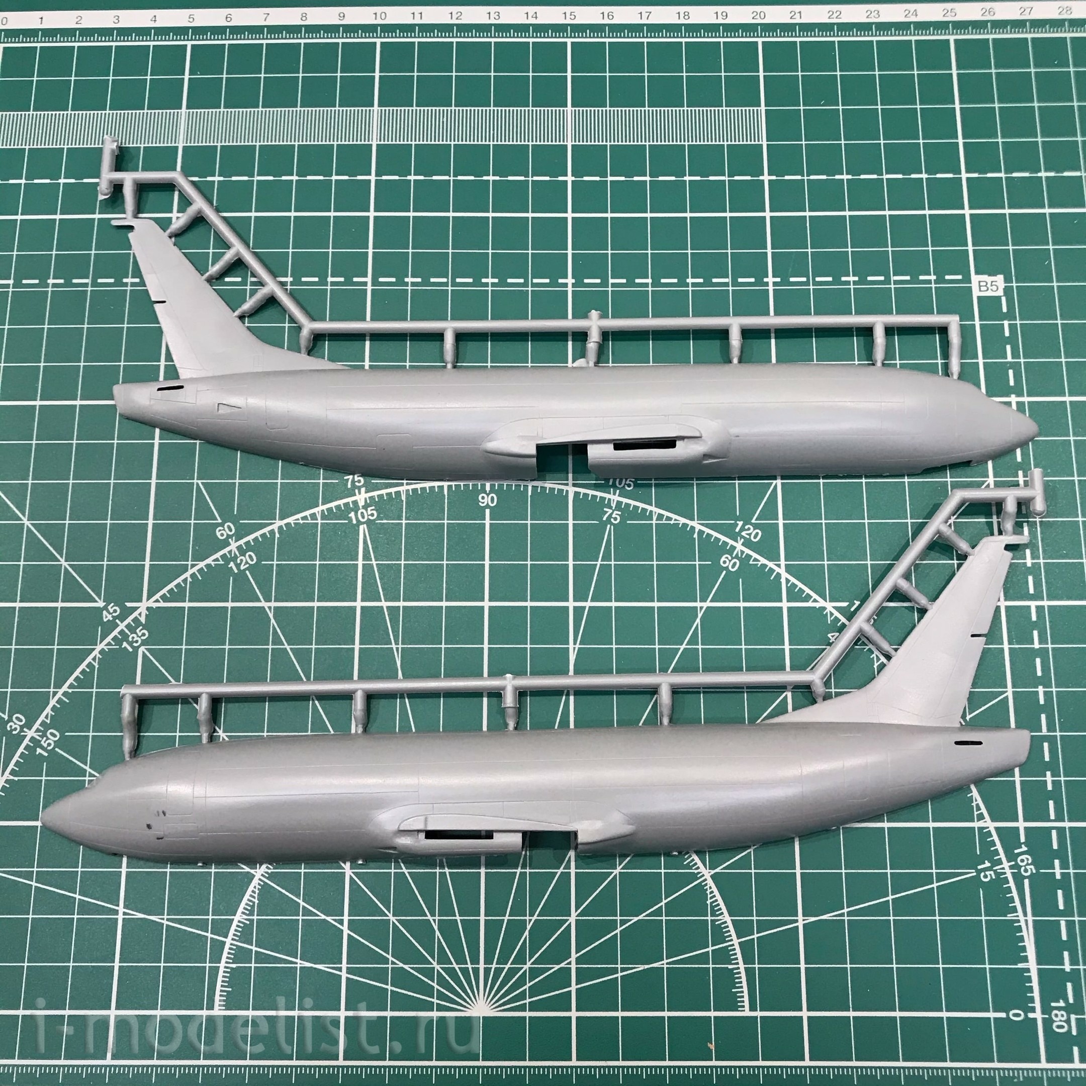 144129-1 Восточный Экспресс 1/144 Авиалайнер 737-300  JET2