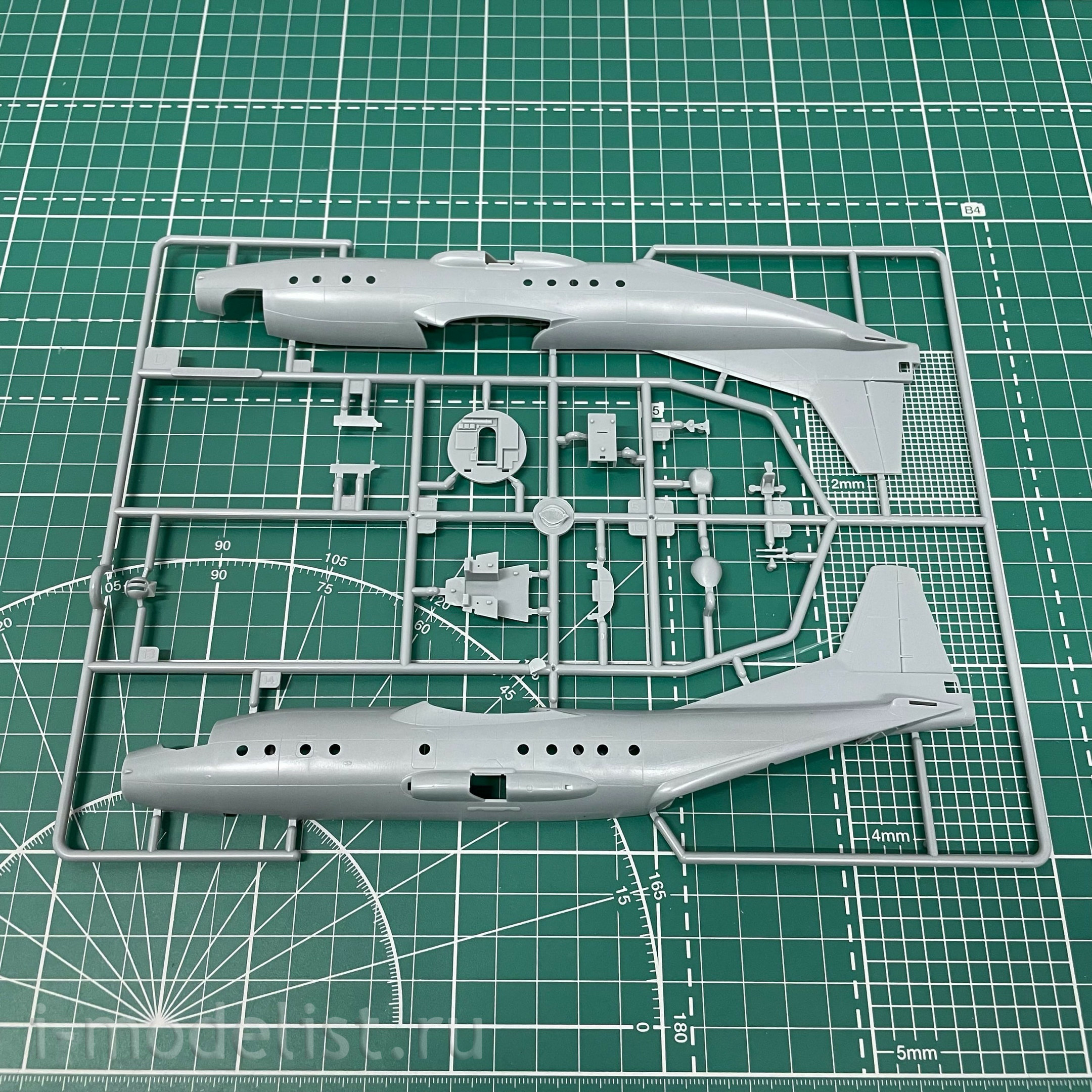 83902 HobbyBoss 1/144 Самолёт Shaanxi Y-8