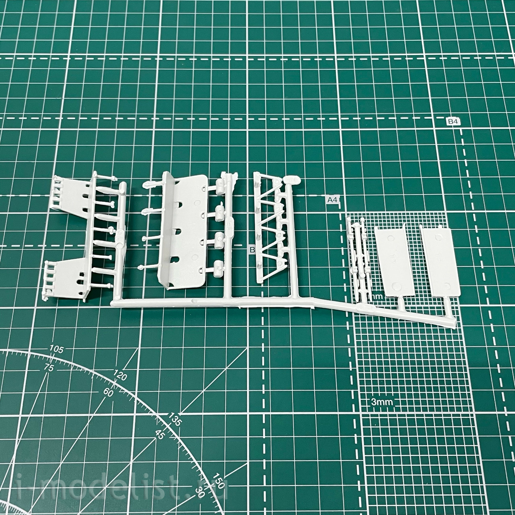 03867 Revell 1/32 Американский многоцелевой вертолёт Bell UH-1D 