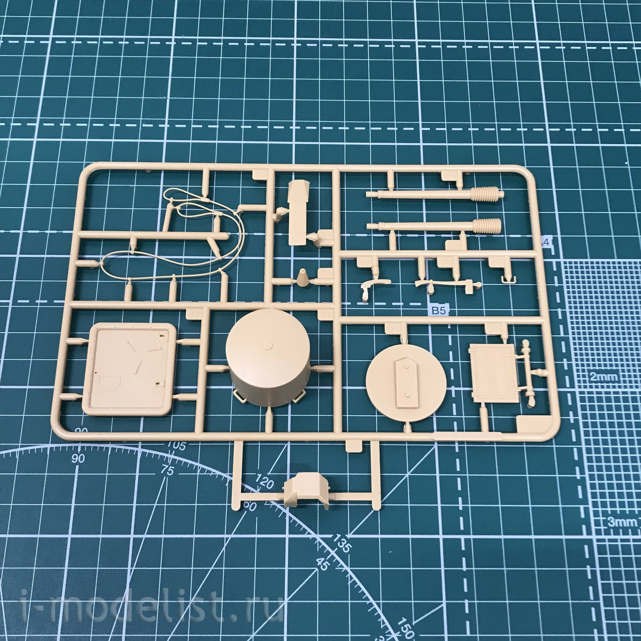 84508 HobbyBoss 1/35 Шведская ЗСУ LvKv 9040C