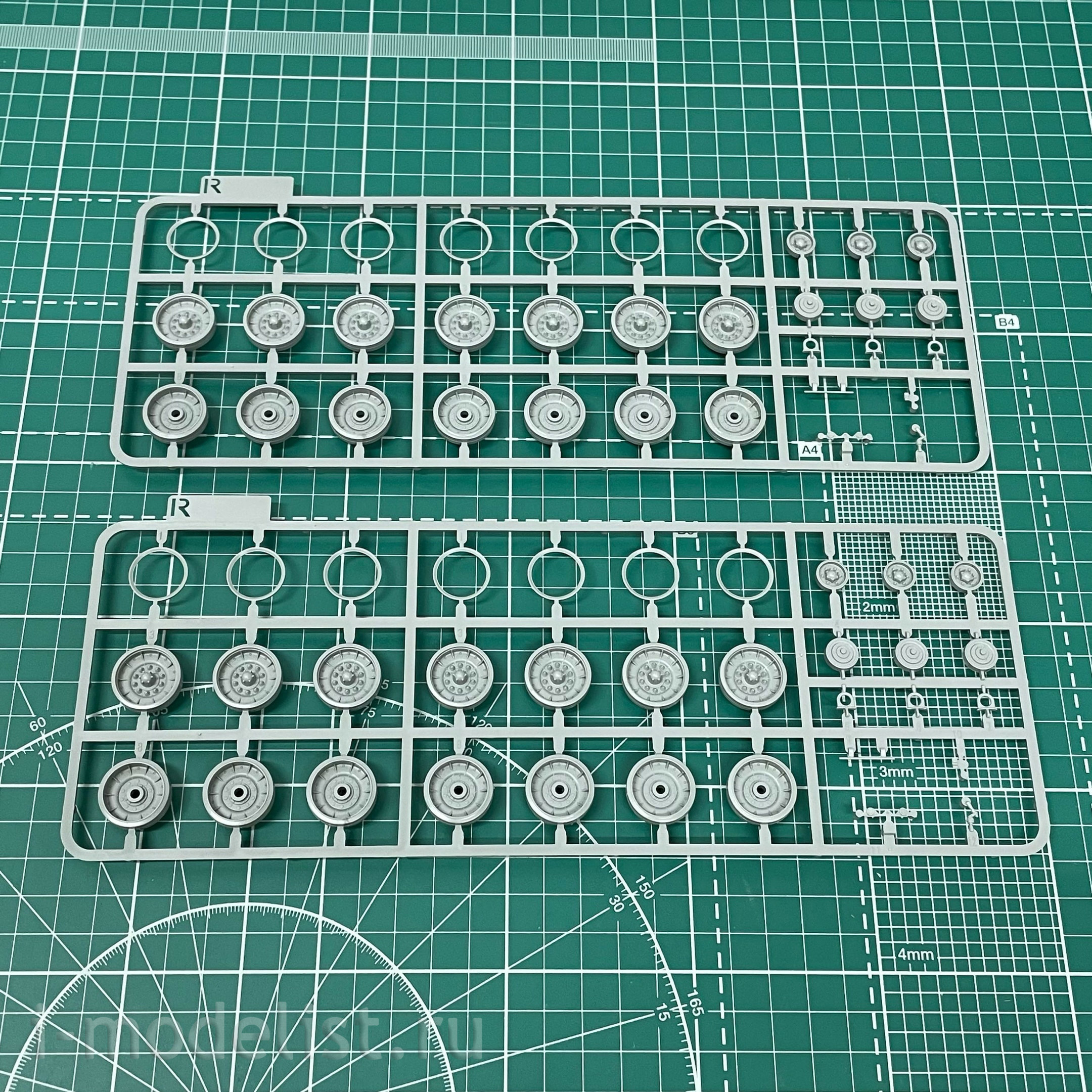 2142 Takom 1/35 Танк M60A1 с навесной защитой ERA и отвалом M9 Bulldozer
