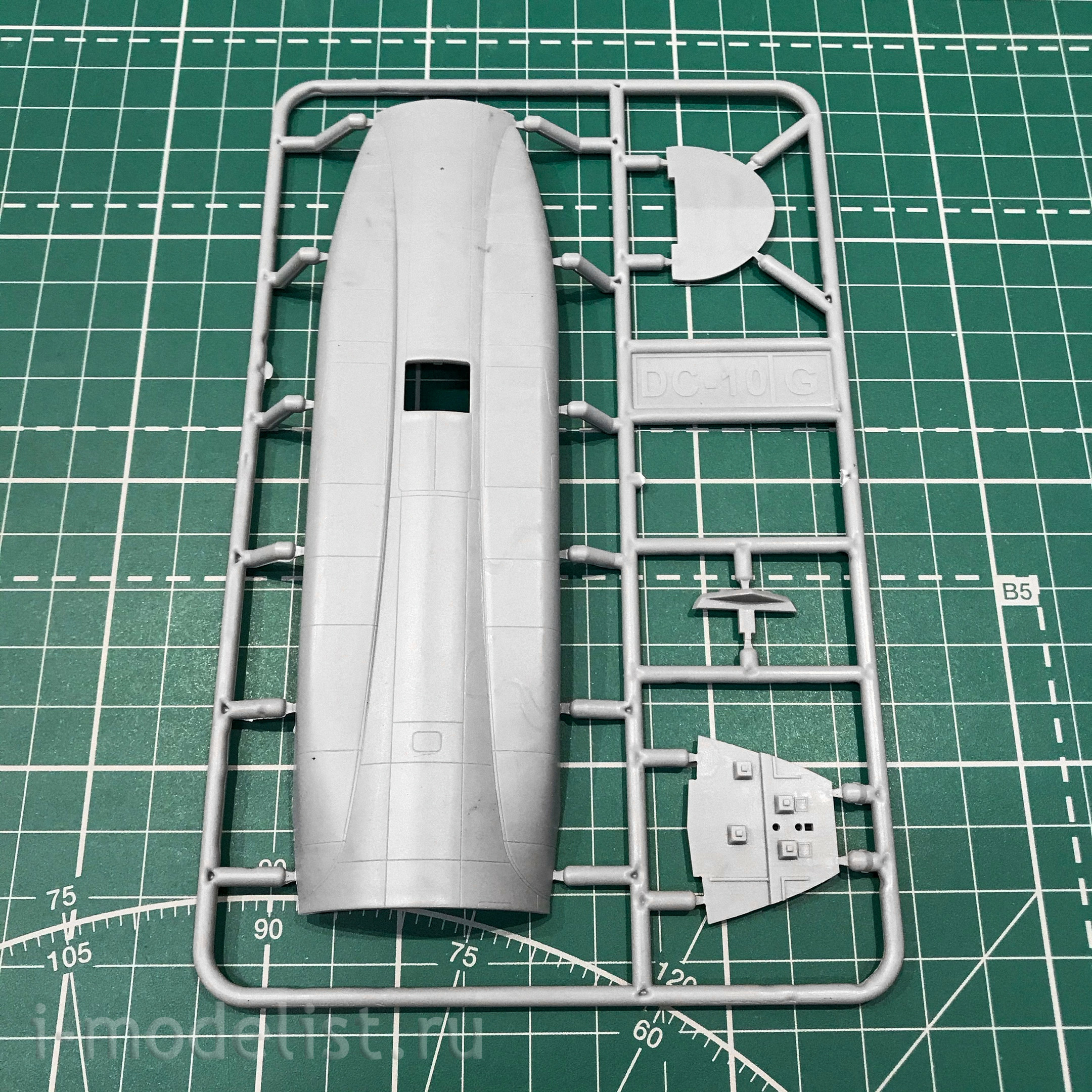 144121-2 Восточный Экспресс 1/144 Авиалайнер DC-10-30 United Airlines