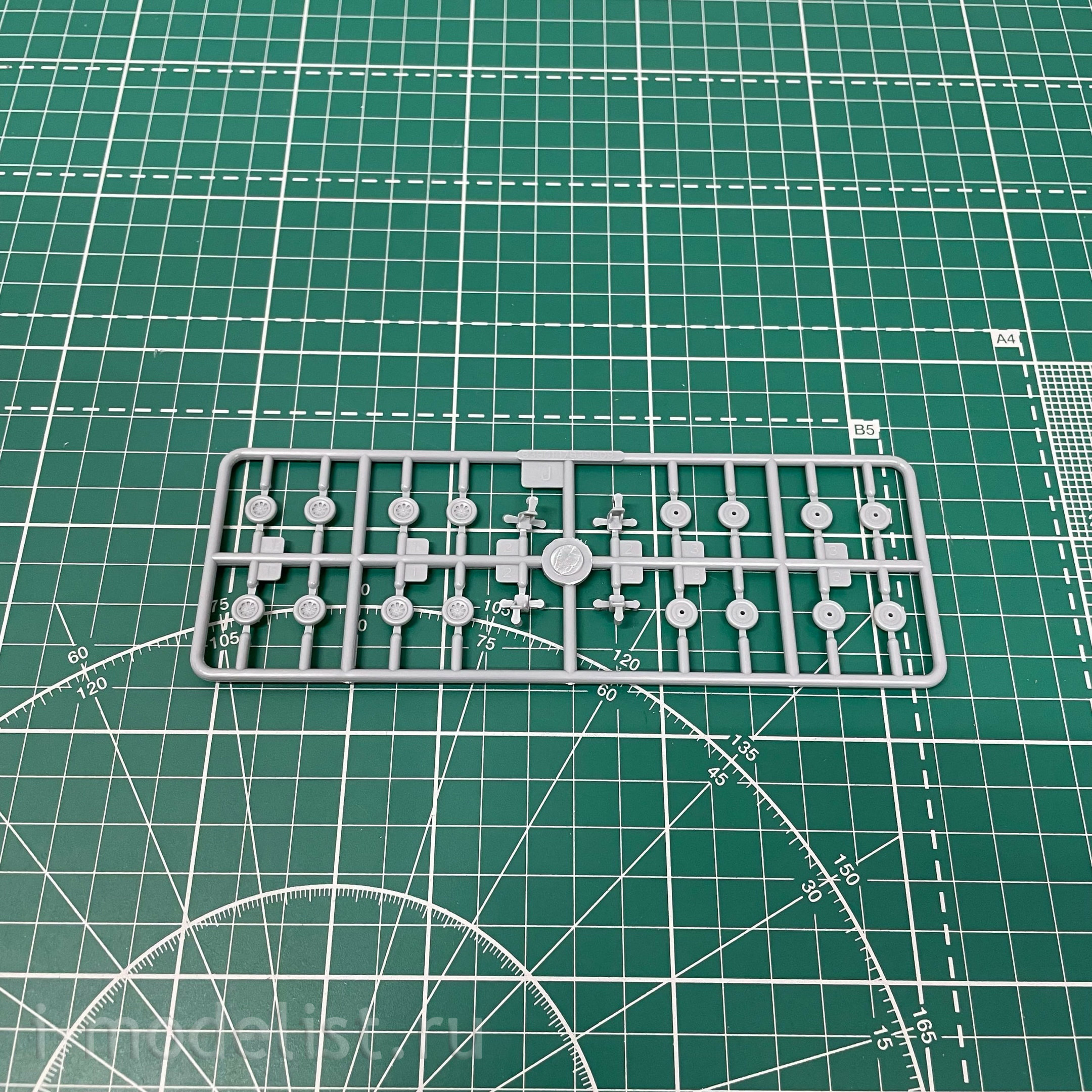 83902 HobbyBoss 1/144 Самолёт Shaanxi Y-8