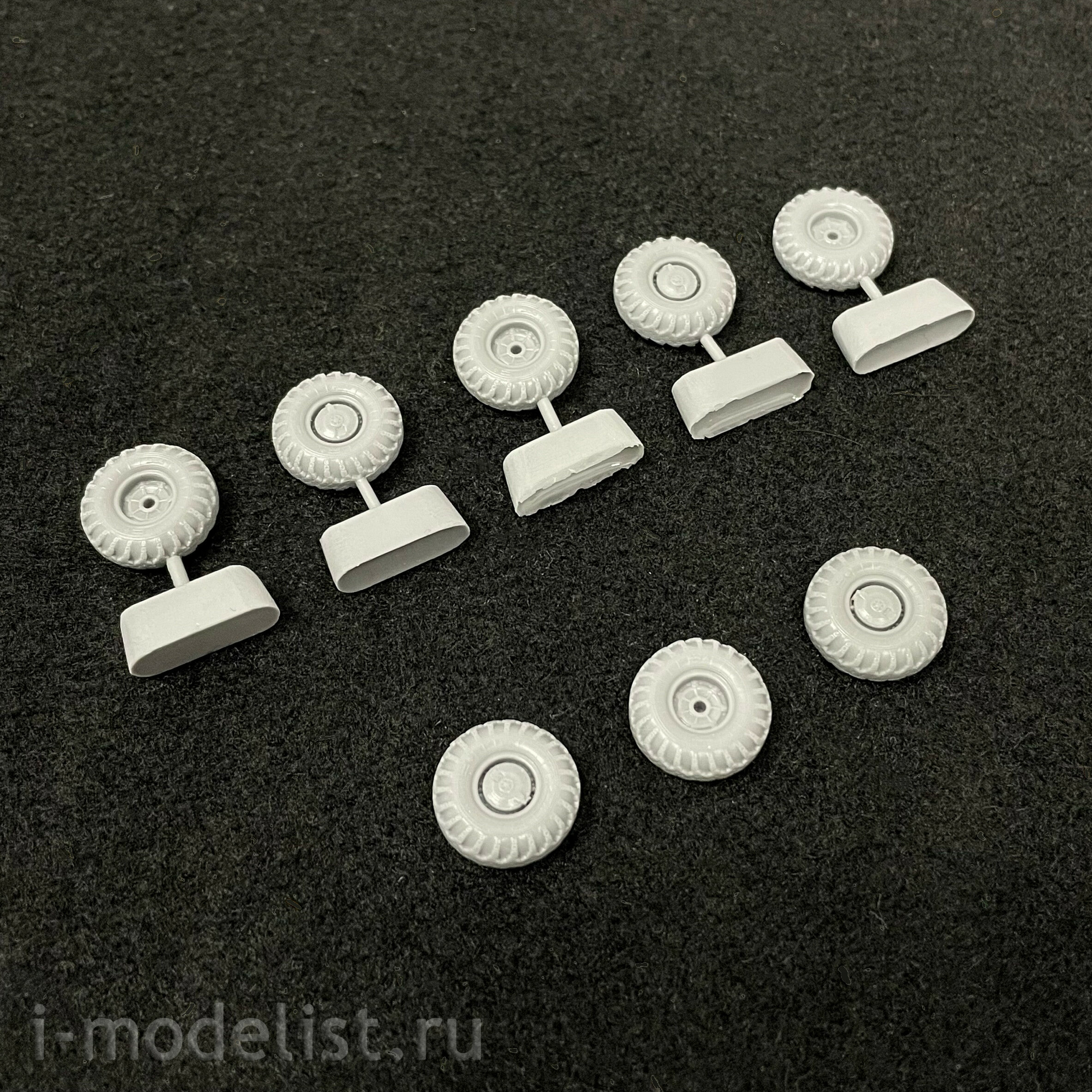 f72256 SG Modelling 1/72 Комплект колес для БТР-80/82 (KИ-126)