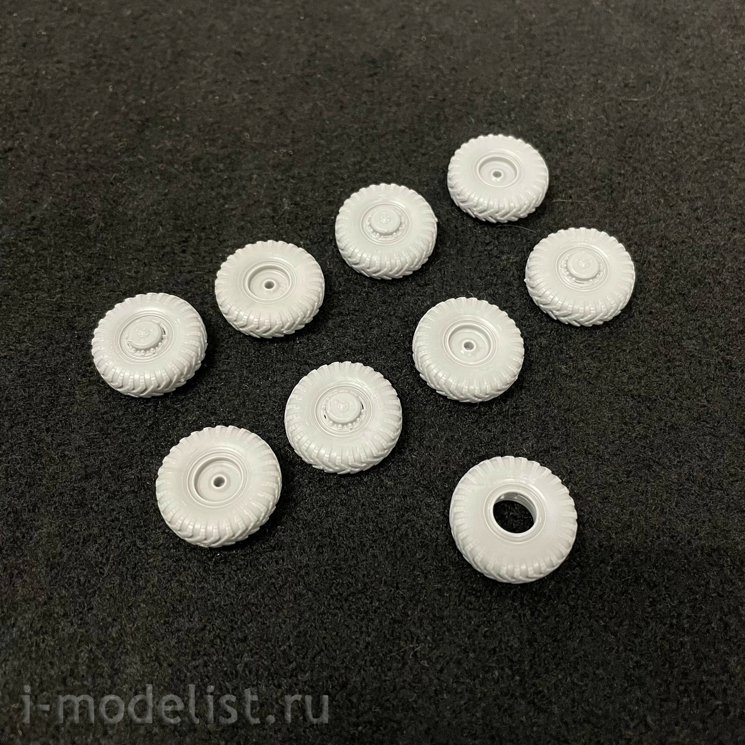 F72121N SG Modelling 1/72 Набор колес для тягач 37 (И-170), ранние
