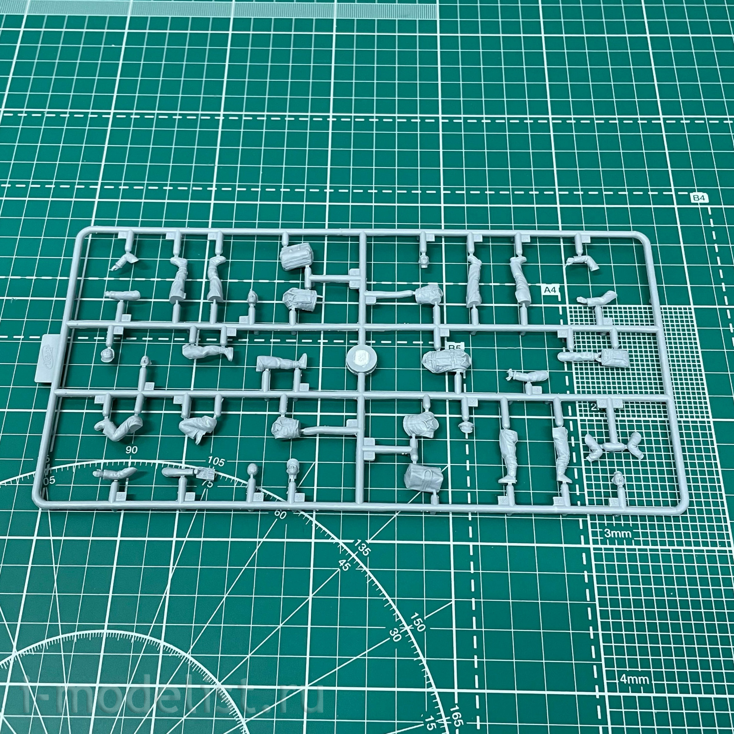 48088 ICM 1/48 Пилоты и техники бомбардировочной авиации США (1944-1945 г.)