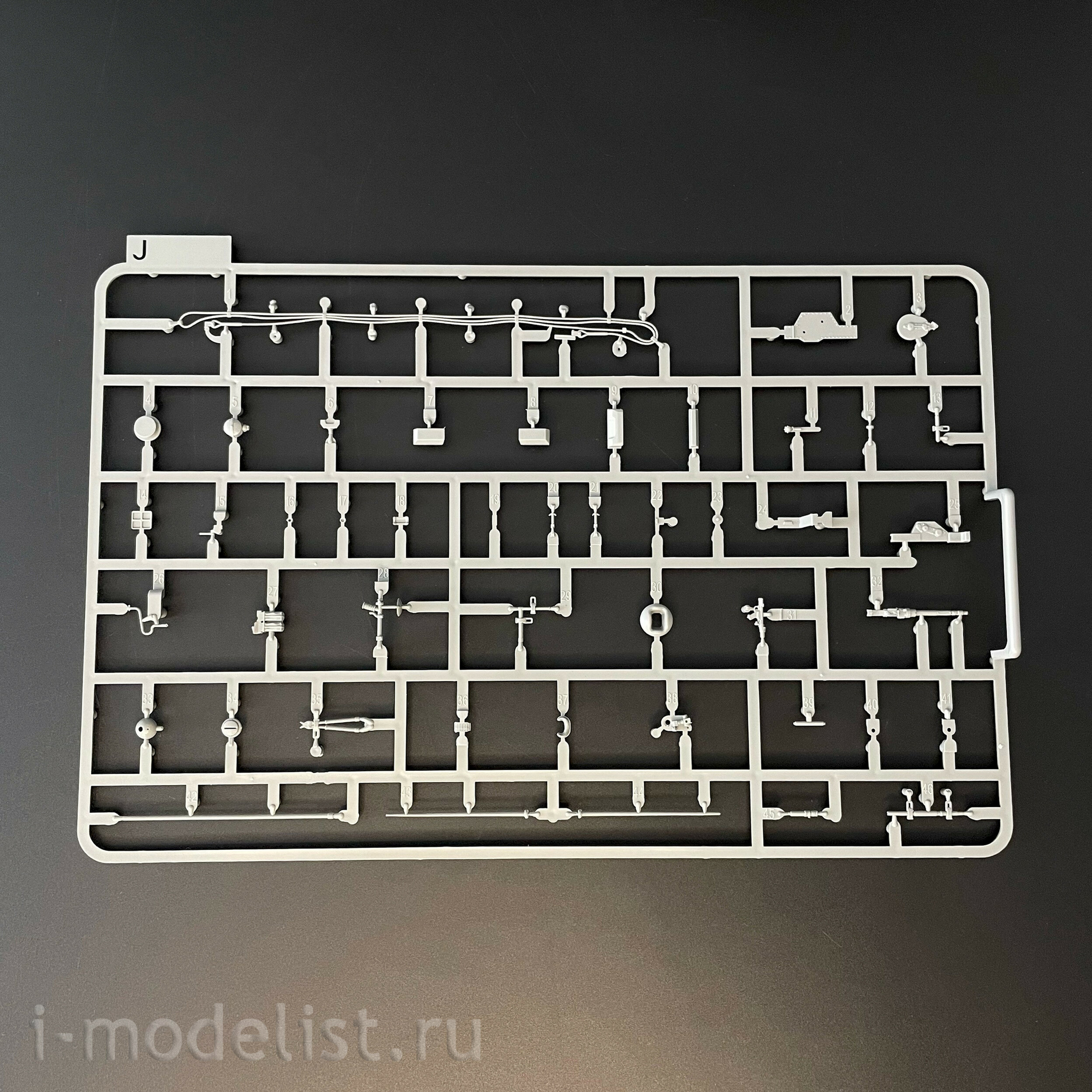 2200W Takom 1/35 Набор из трёх моделей Tiger I 