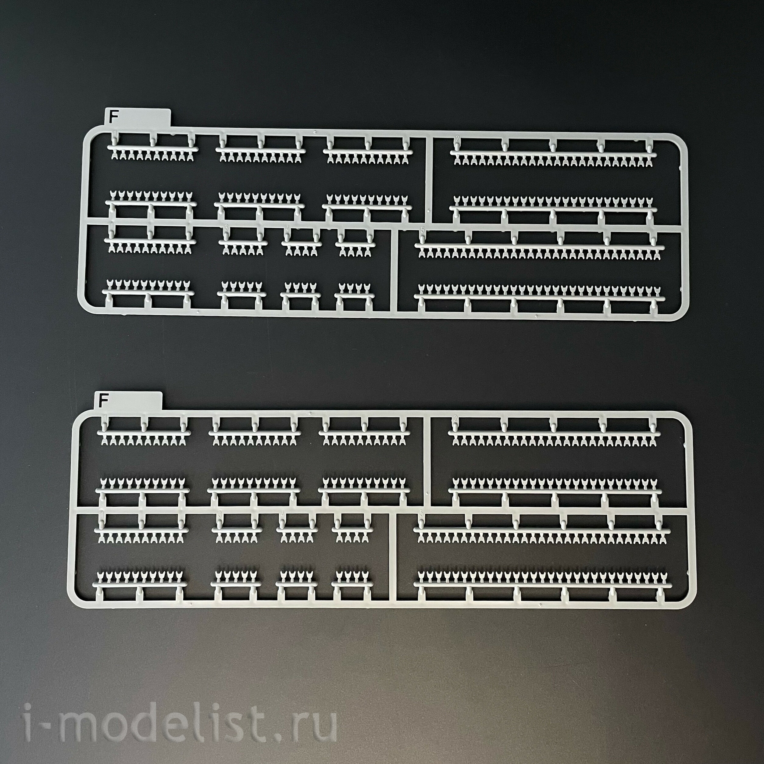 2199 Takom 1/35 Немецкий тяжёлый танк Sd.Kfz. 181 Pz. Kpfw VI Ausf.E Tiger I (поздний) с Zimmerit