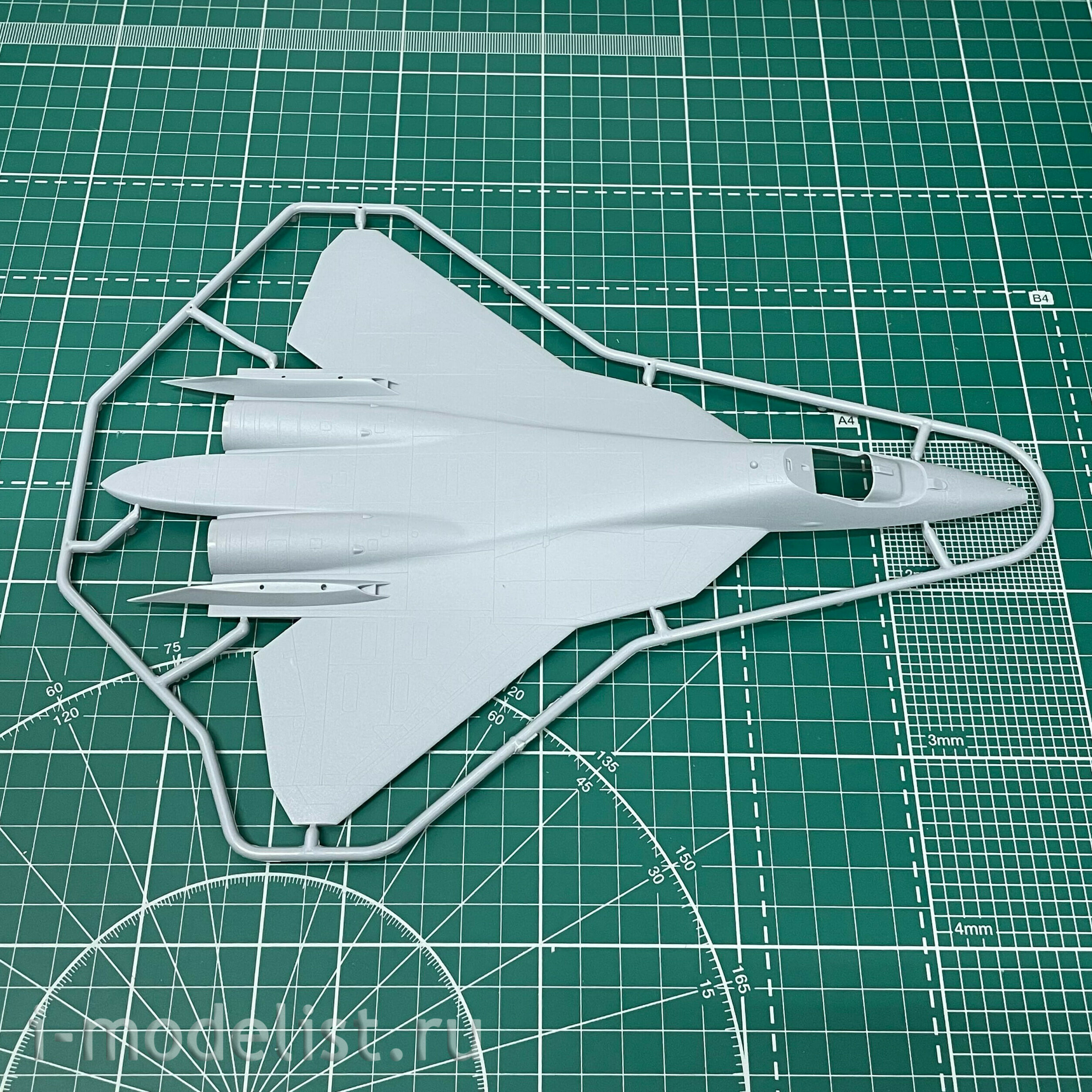 7275ПН Звезда 1/72 Подарочный набор: Российский истребитель пятого поколения Су-50 (Т-50)