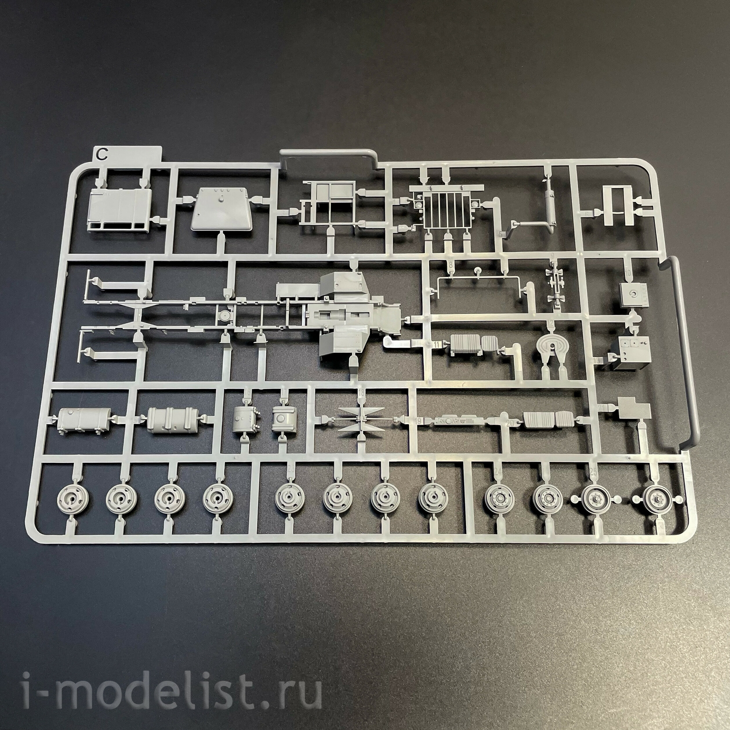 5024 Takom 1/72 Полуприцеп для перевозки тяжелого оборудования M911 C-HET с M747