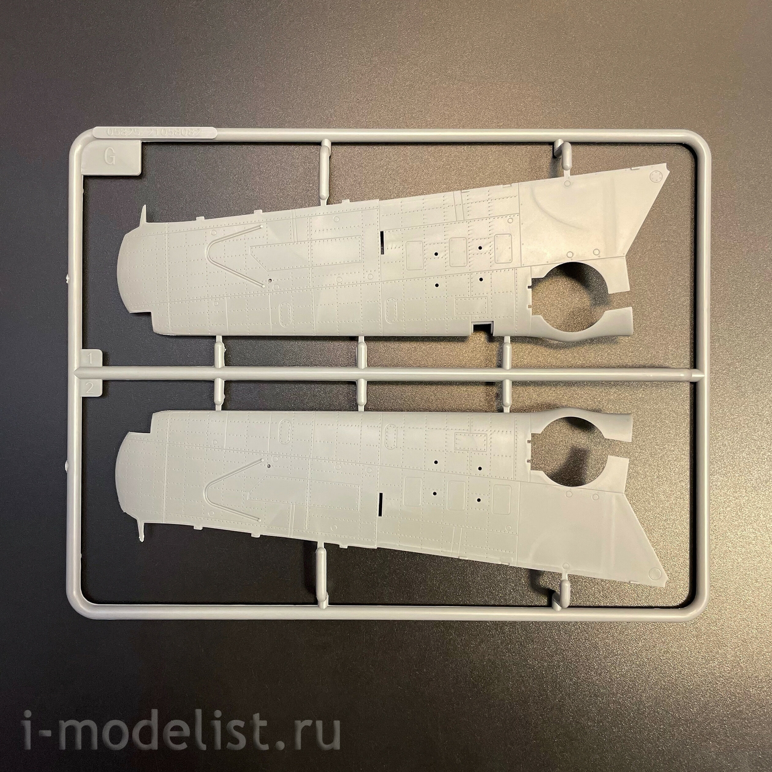 05825 Трубач 1/48 Бомбардировщик-торпедоносец Royal Navy Fairey Barracuda Mk. II