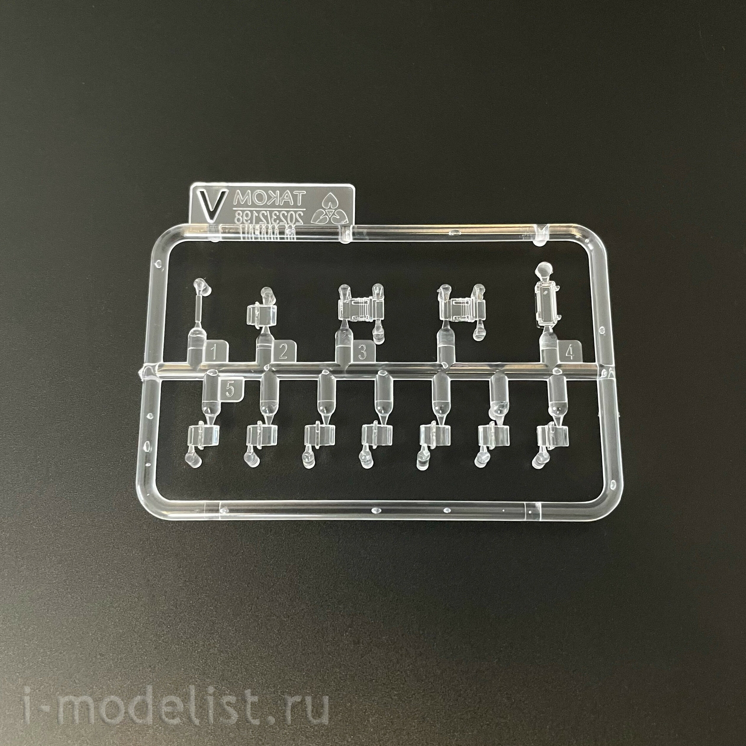 2199 Takom 1/35 Немецкий тяжёлый танк Sd.Kfz. 181 Pz. Kpfw VI Ausf.E Tiger I (поздний) с Zimmerit