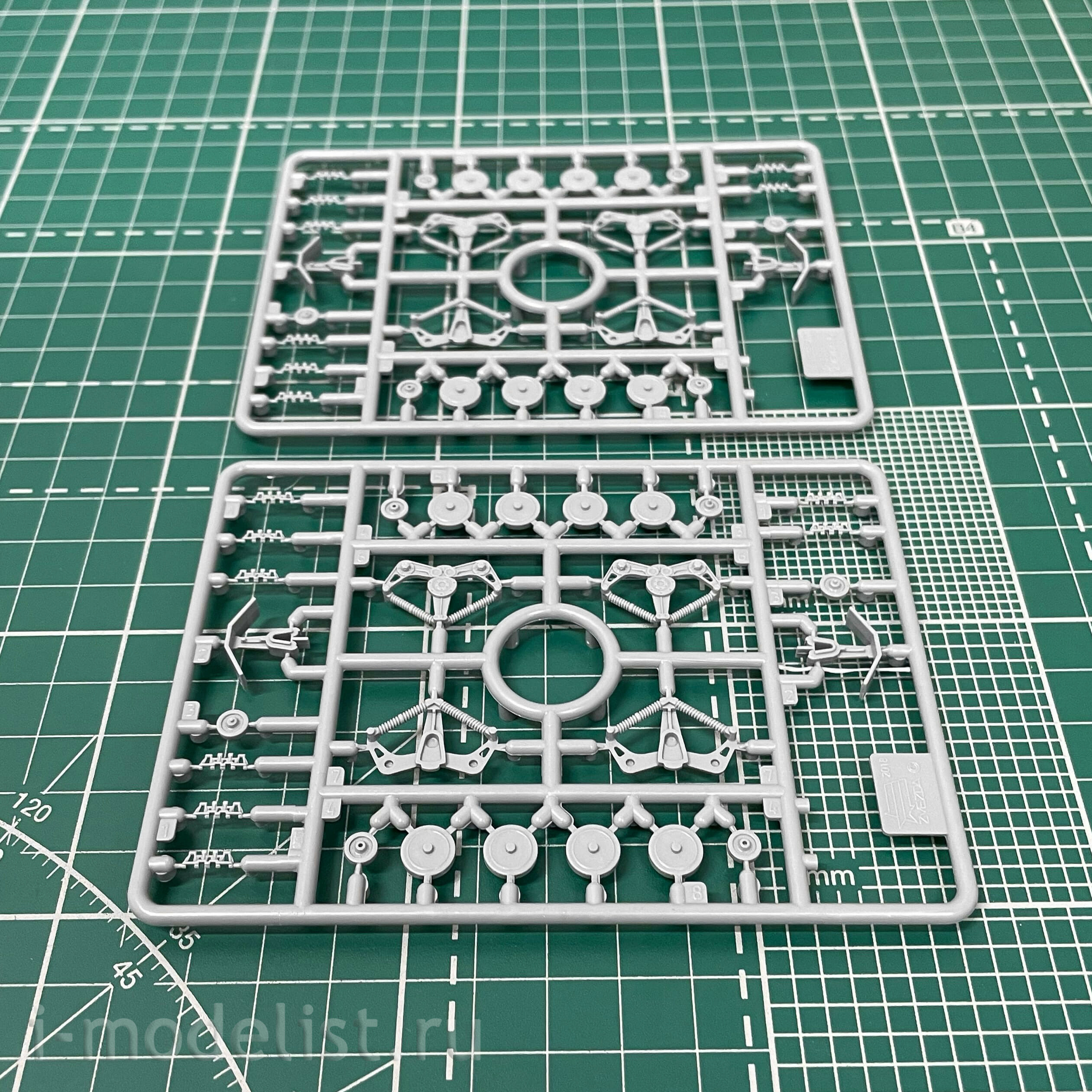 5061ПН Звезда 1/72 Подарочный набор: Советский тяжелый танк Т-35