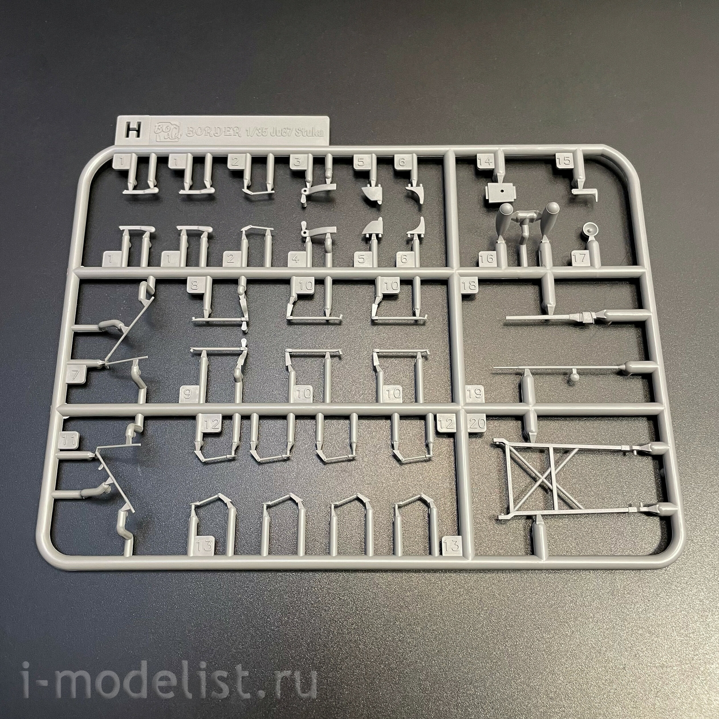 BF-012 Border Model 1/35 Немецкий штурмовик Junkers Ju 87 D5 Stuka
