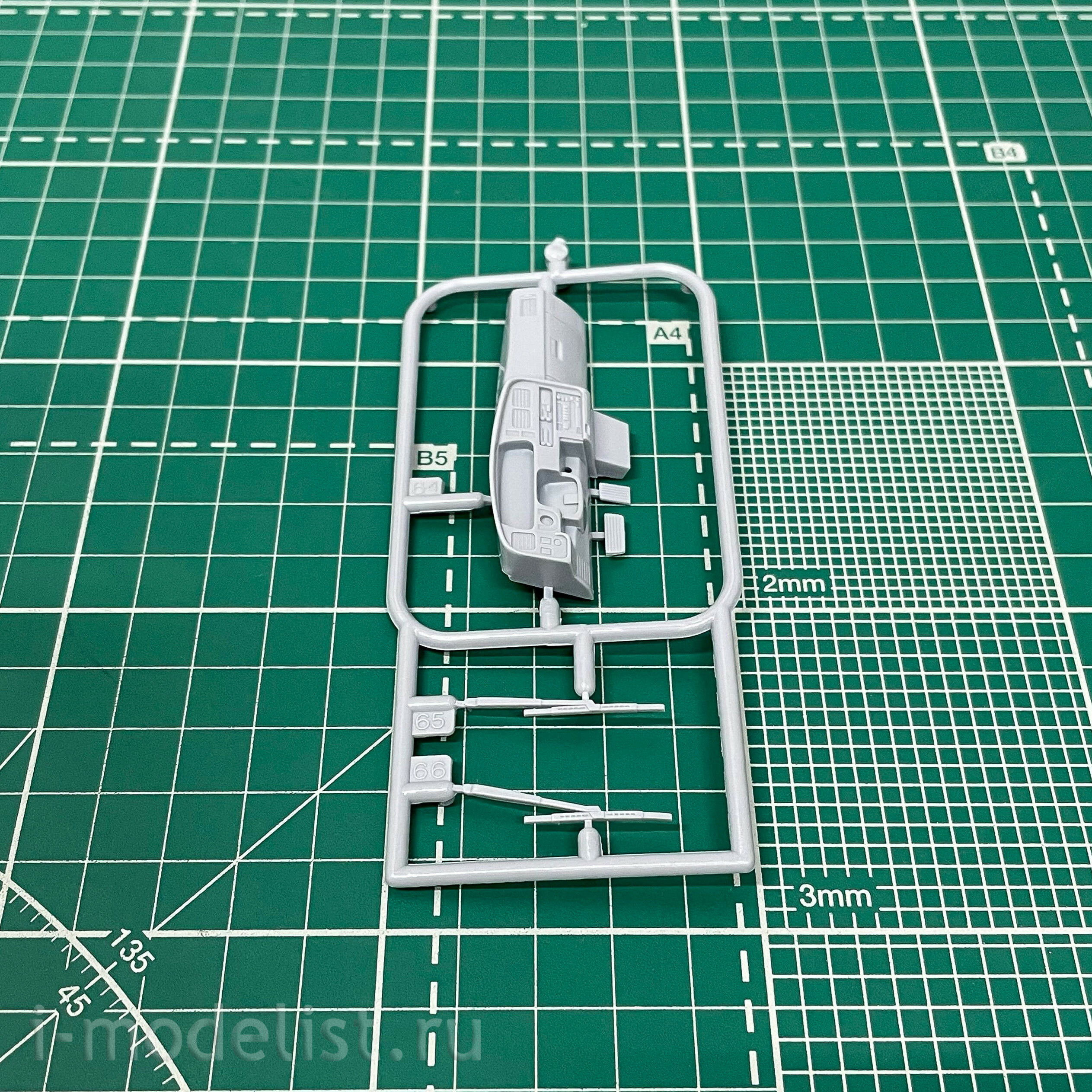 05698 Aoshima 1/24 Toyota HiLux Surf SSR-X Wide Body '91