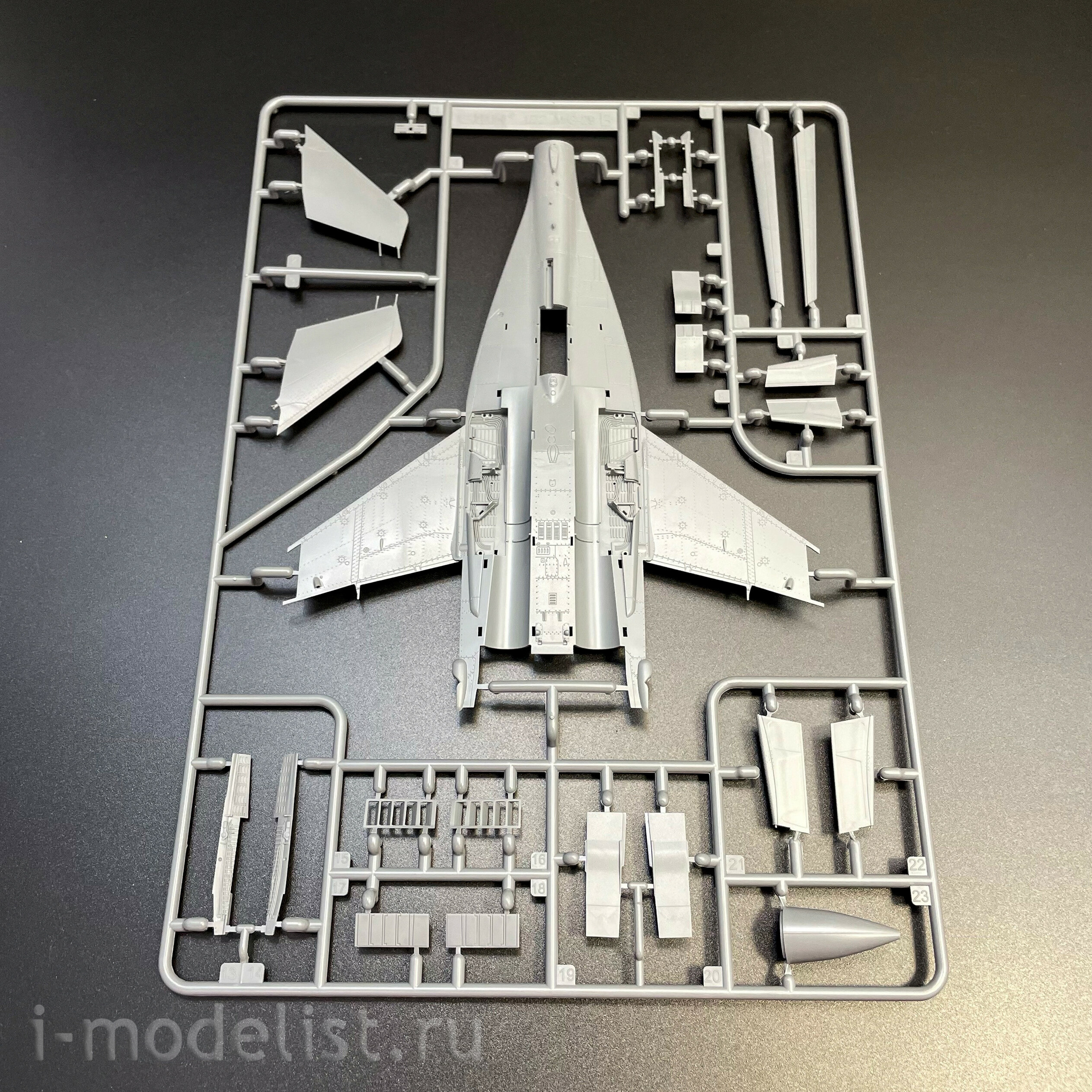 L7213 Great Wall Hobby 1/72 Истребитель М-29 9-13 