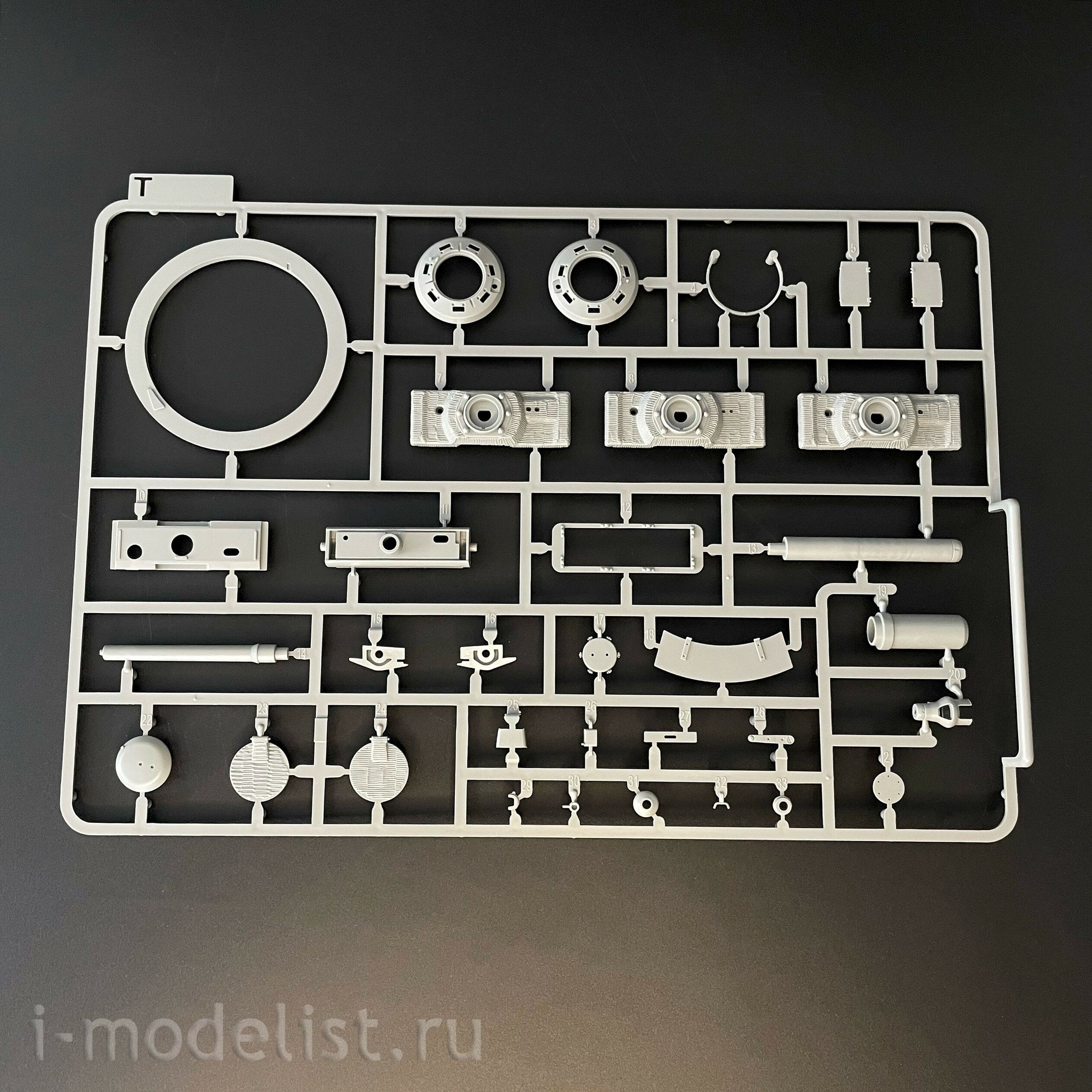 2200W Takom 1/35 Набор из трёх моделей Tiger I 