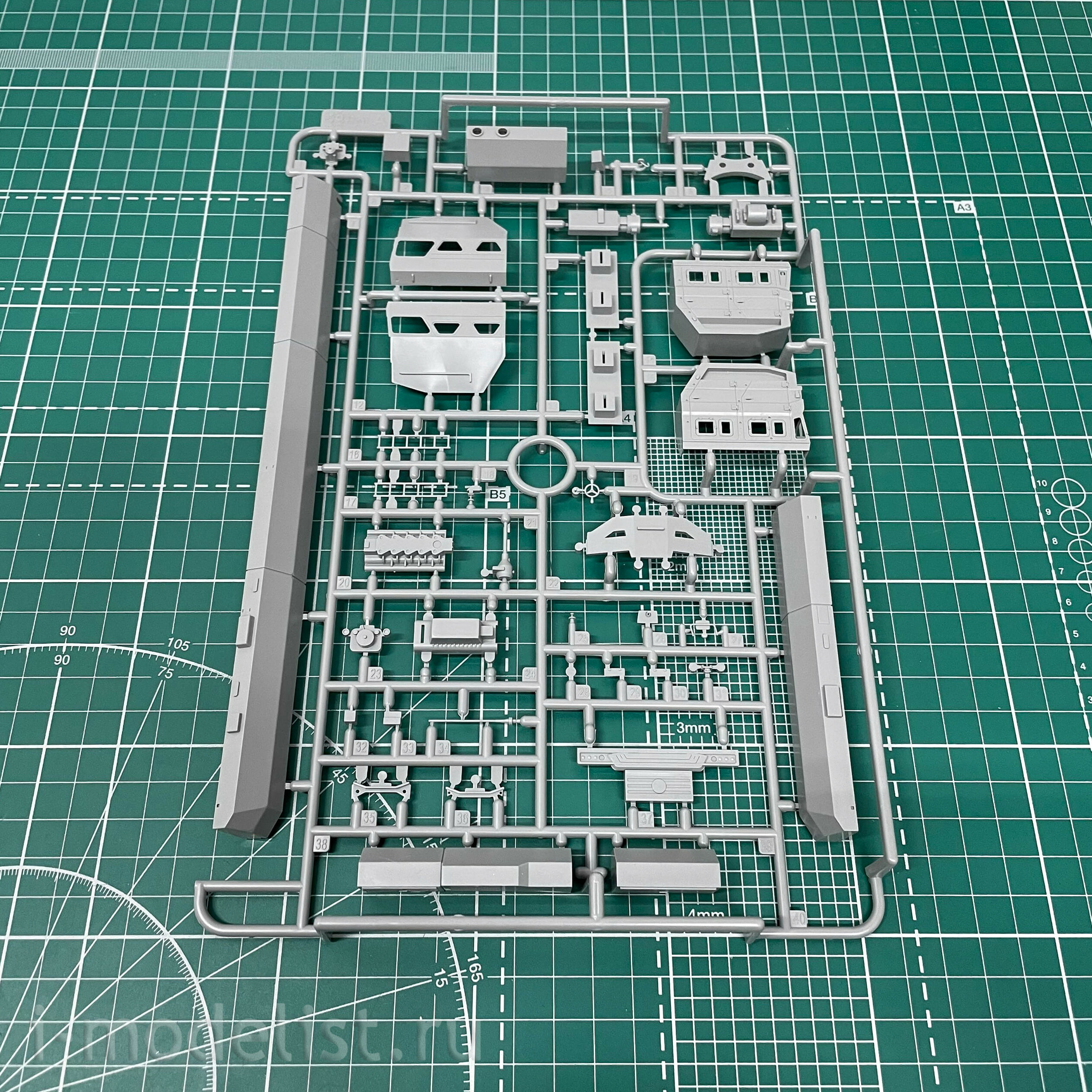 SP-9002 Takom 1/72 Пусковая установка DF-41