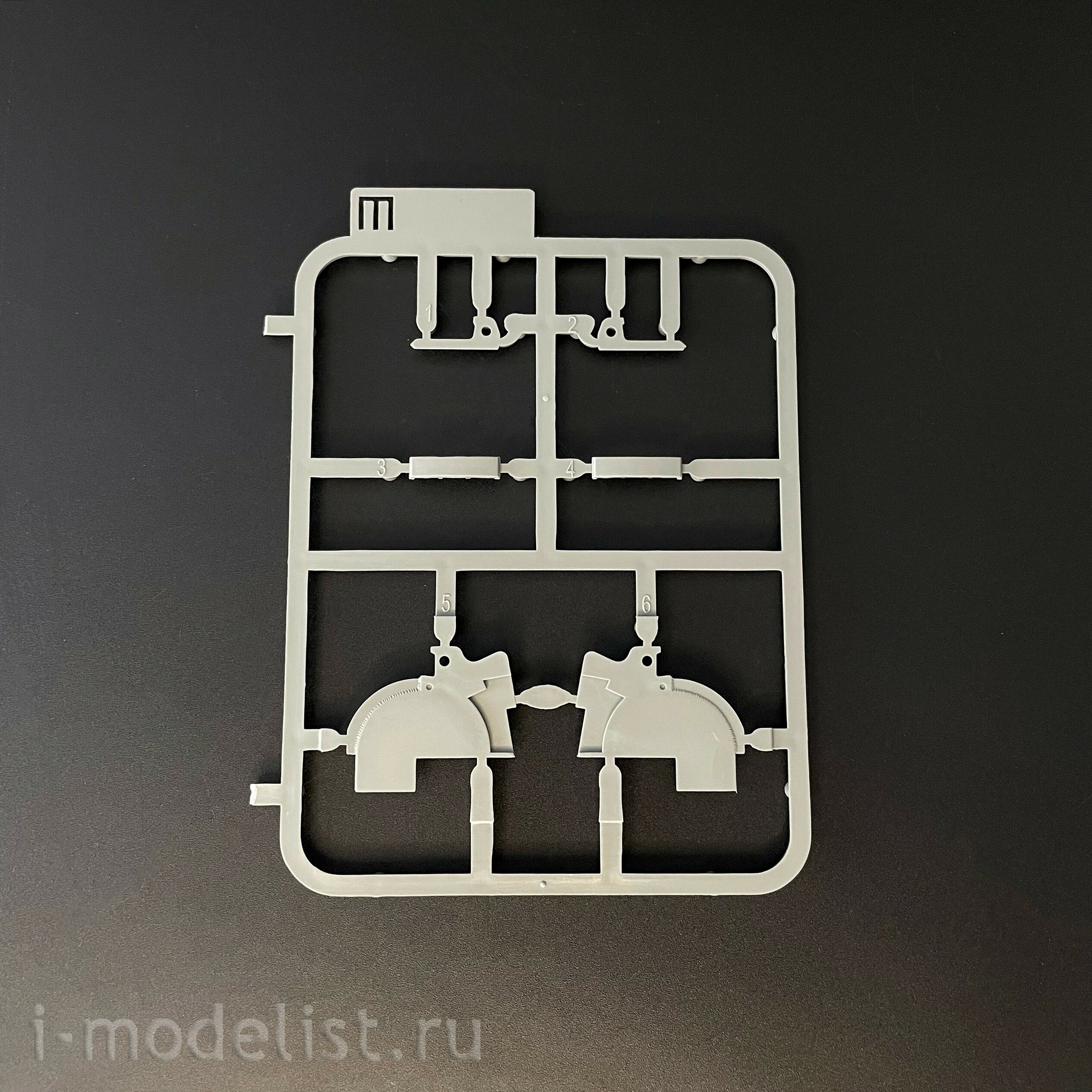 2200 Takom 1/35 Немецкий танк Tiger I (средний) с Zimmerit