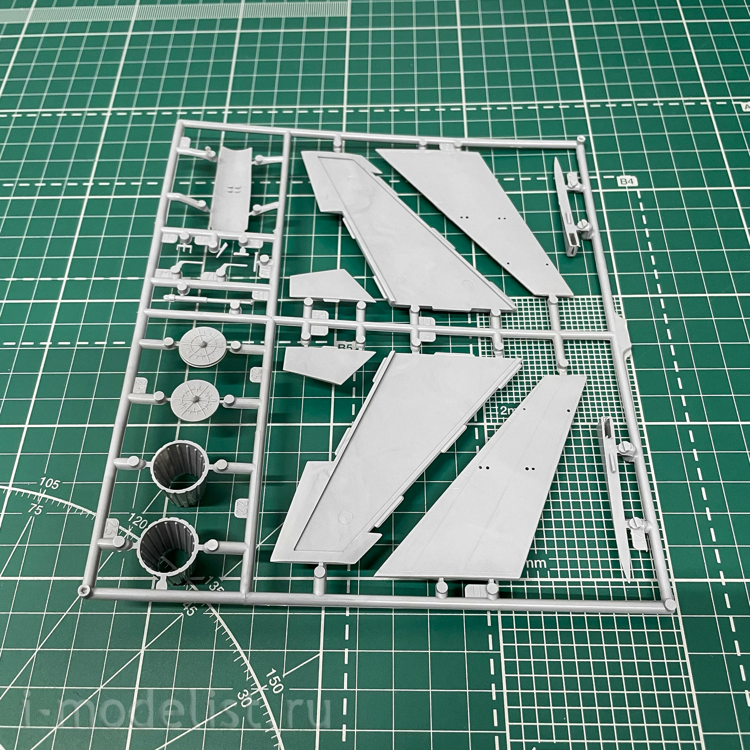 7206 Звезда 1/72 Советский истребитель завоевания превосходства в воздухе Су-27