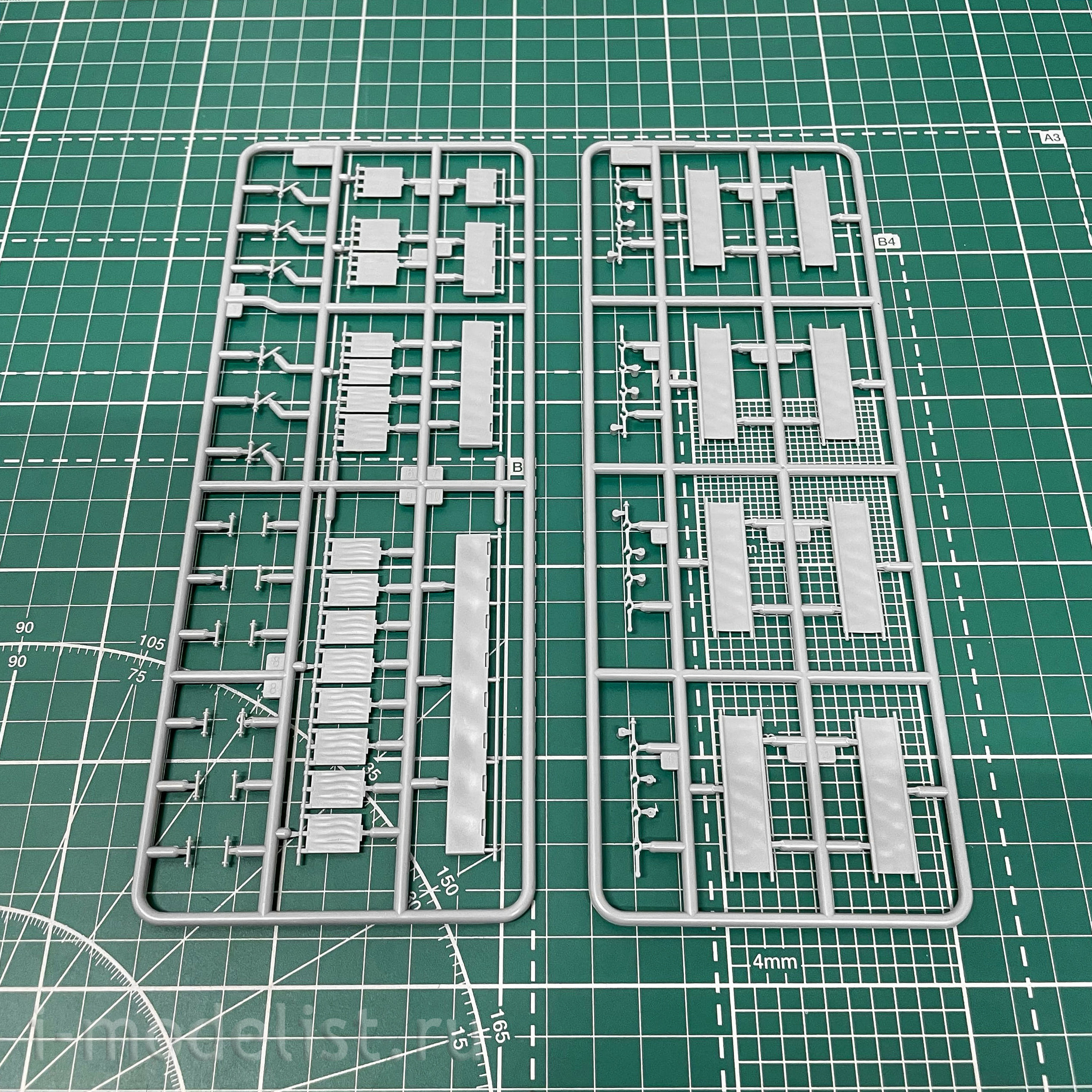 02884 Трубач 1/48 Американский спасательный вертолет ВВС HH-34J