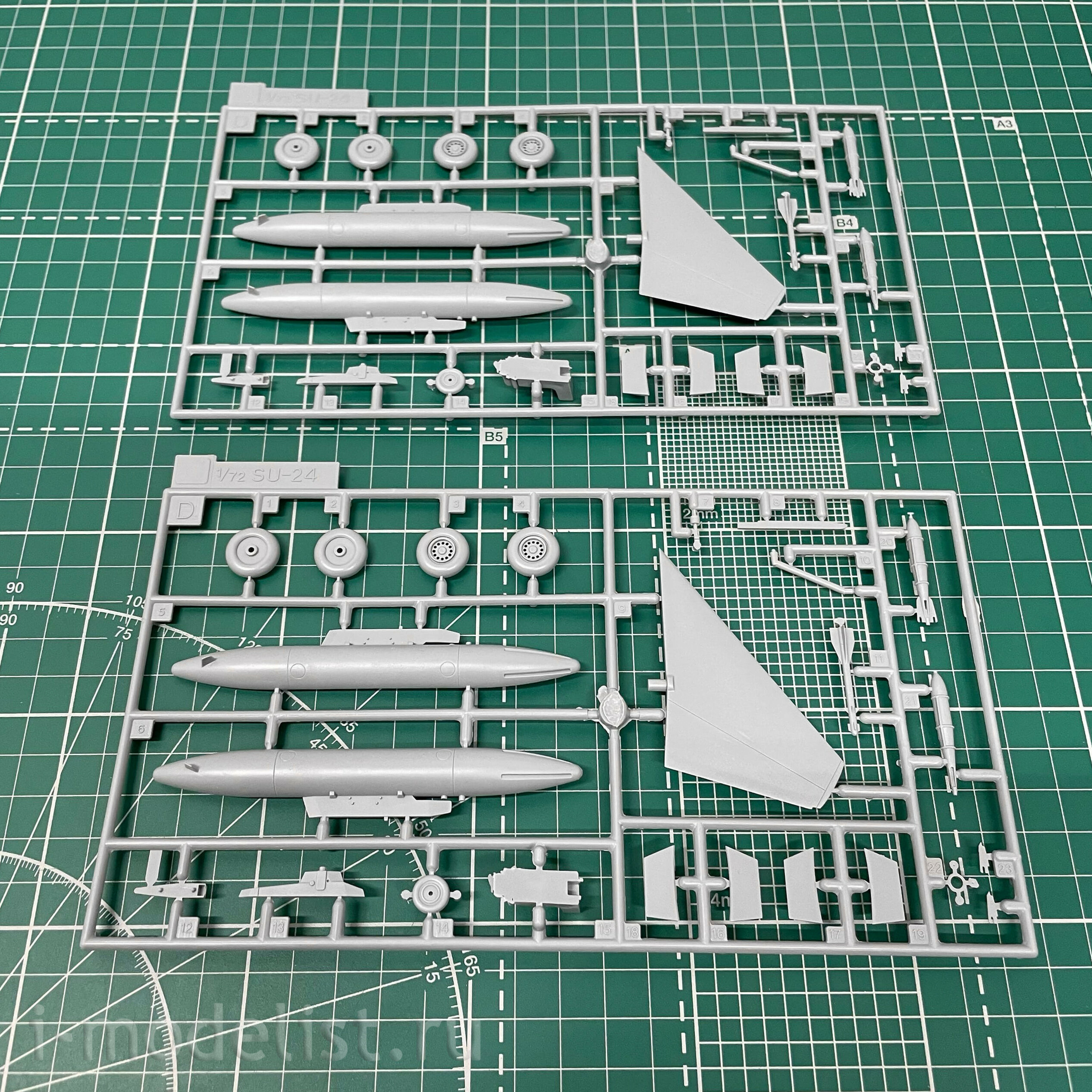 7267ПН Звезда 1/72 Подарочный набор: Фронтовой бомбардировщик Су-24М