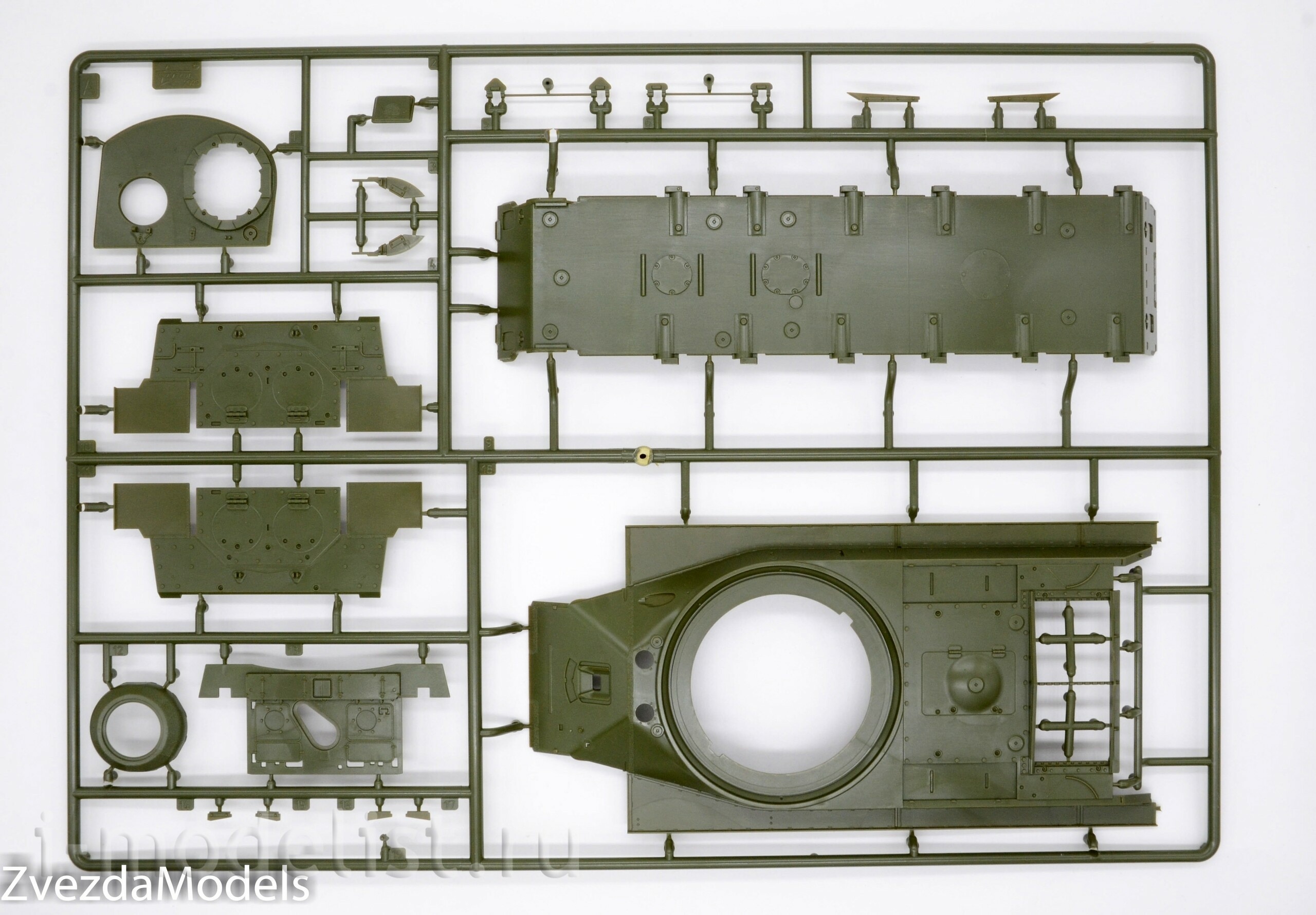 3708 Звезда 1/35 ПРЕДЗАКАЗ Советский тяжёлый танк ИС-2 УЗТМ обр. 1944 г.