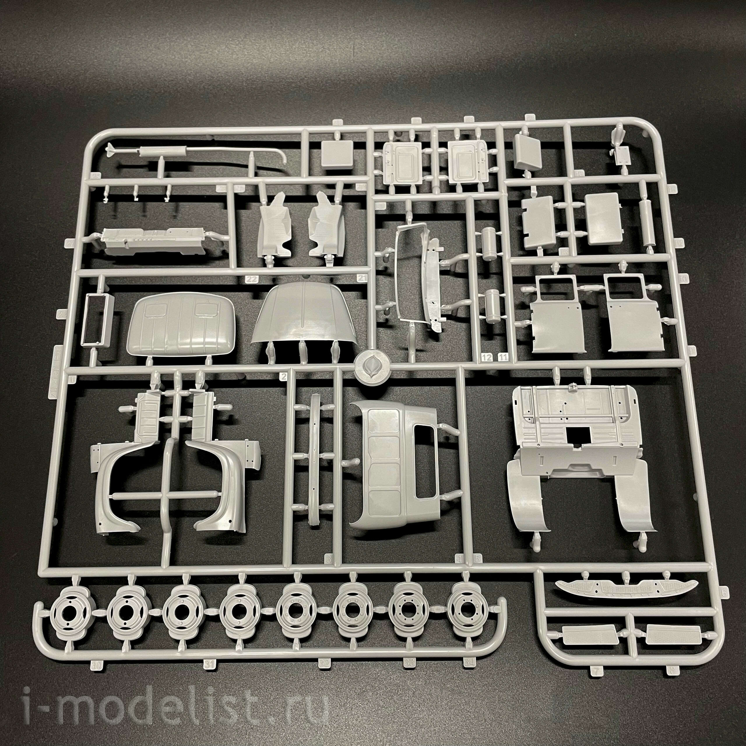3507AVD AVD Models 1/35 ЗИЛ-130В1 с полуприцепом ОДАЗ-885