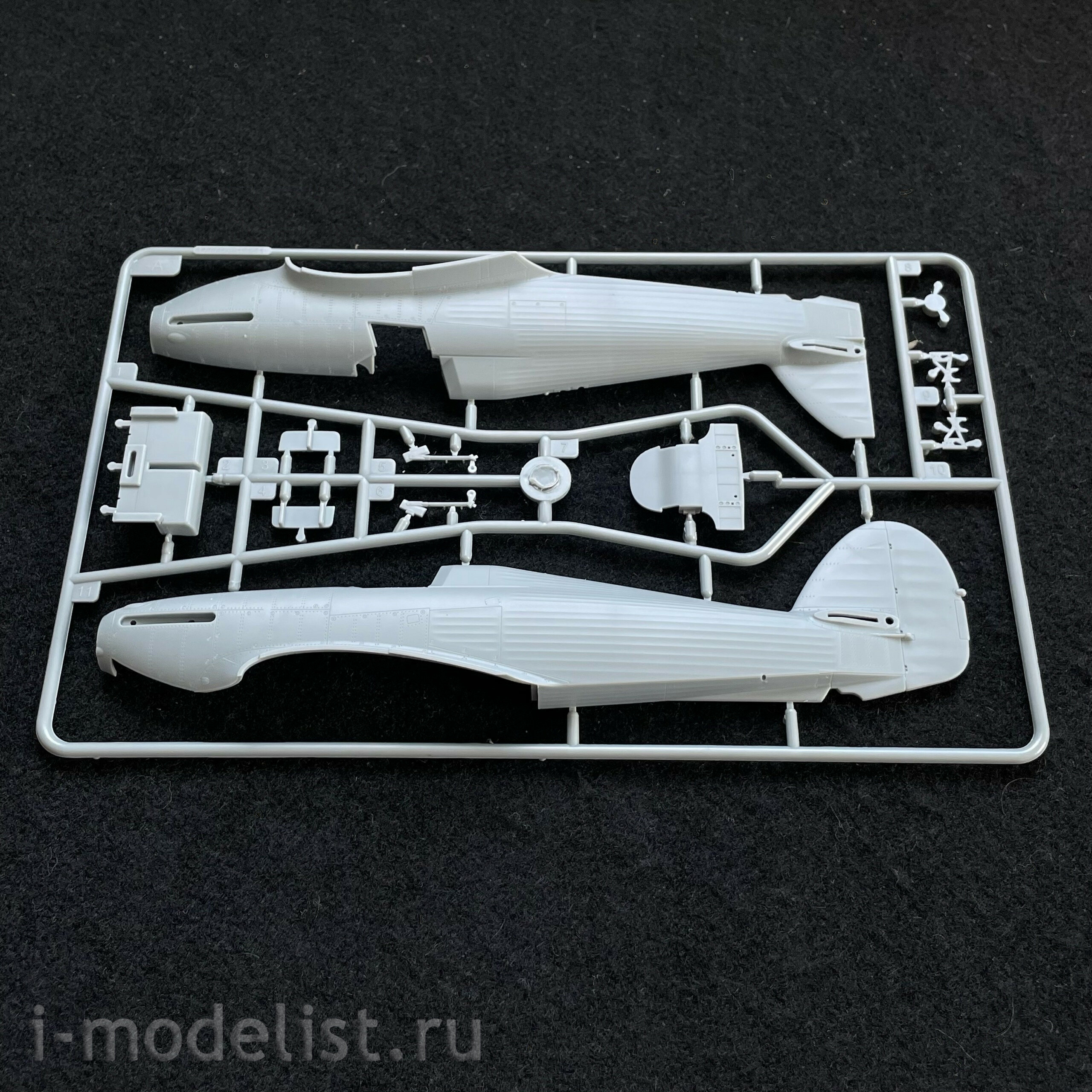 81778 HobbyBoss 1/48 Британский истребитель Hawker Hurricane Mk.II