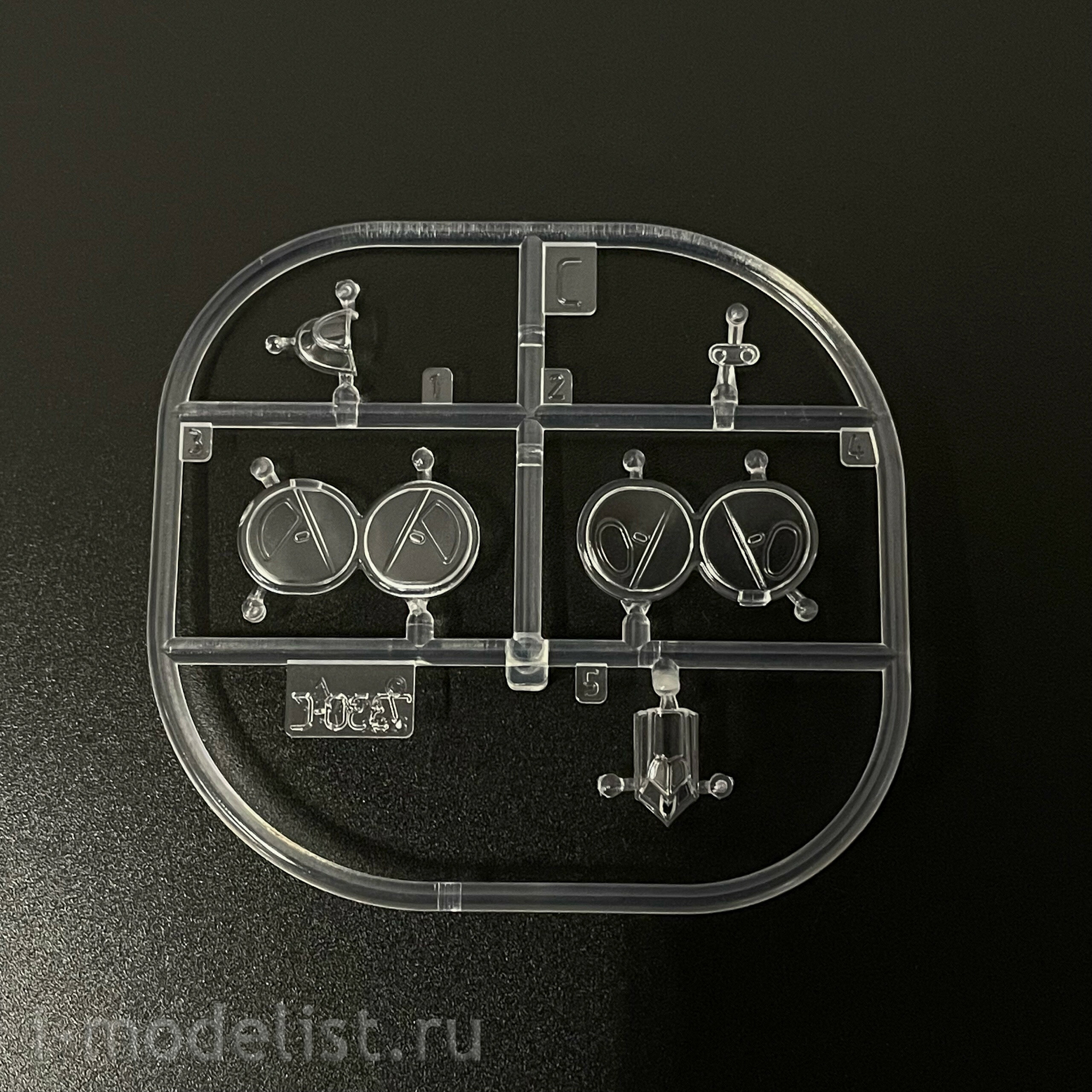 7330 Звезда 1/72 ПРЕДЗАКАЗ Советский истребитель И-16 Тип 5