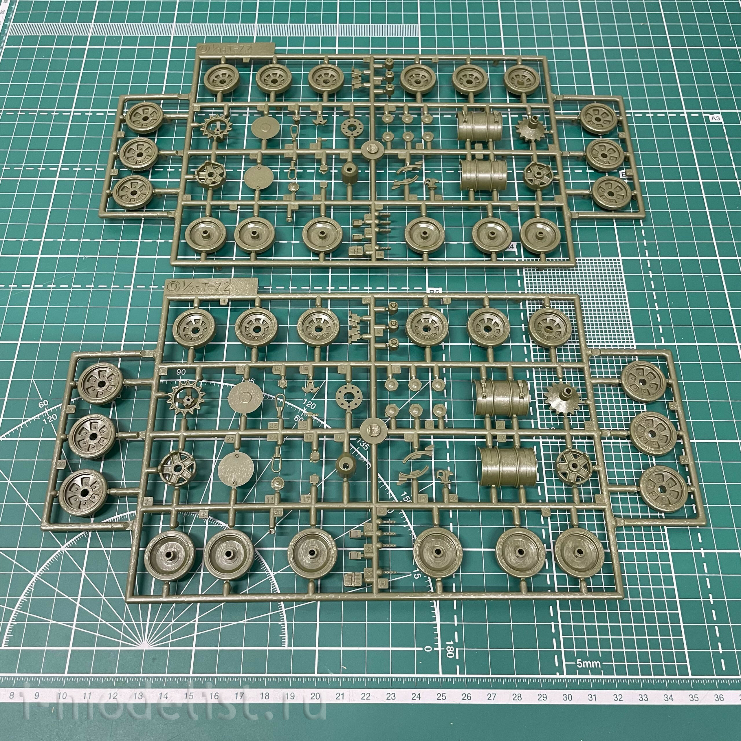 3550 Звезда 1/35 Советский основной боевой танк Т-72Б