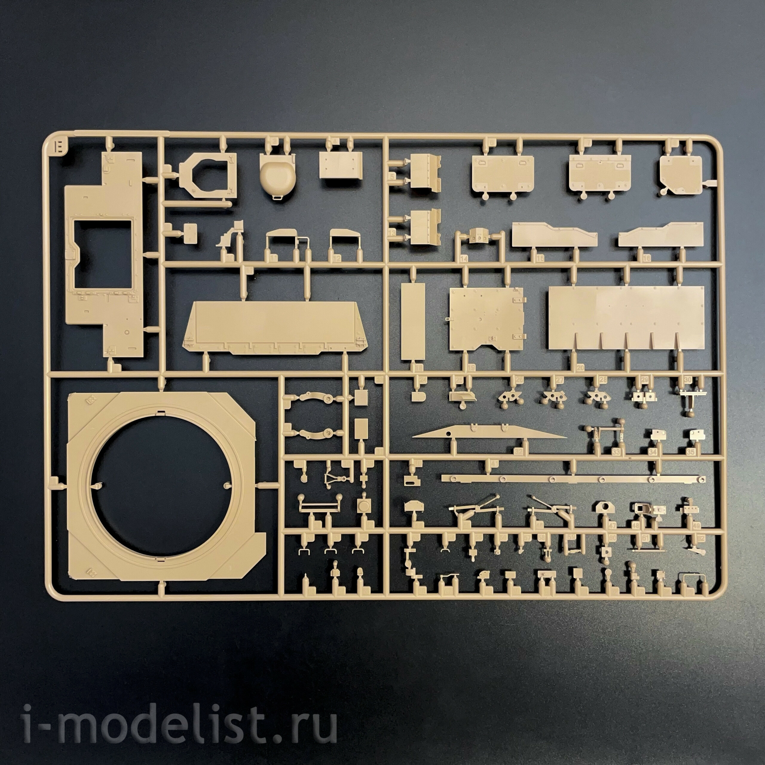 RM-5129 Rye Field Model 1/35 Самоходная гаубица M109A7 Paladin