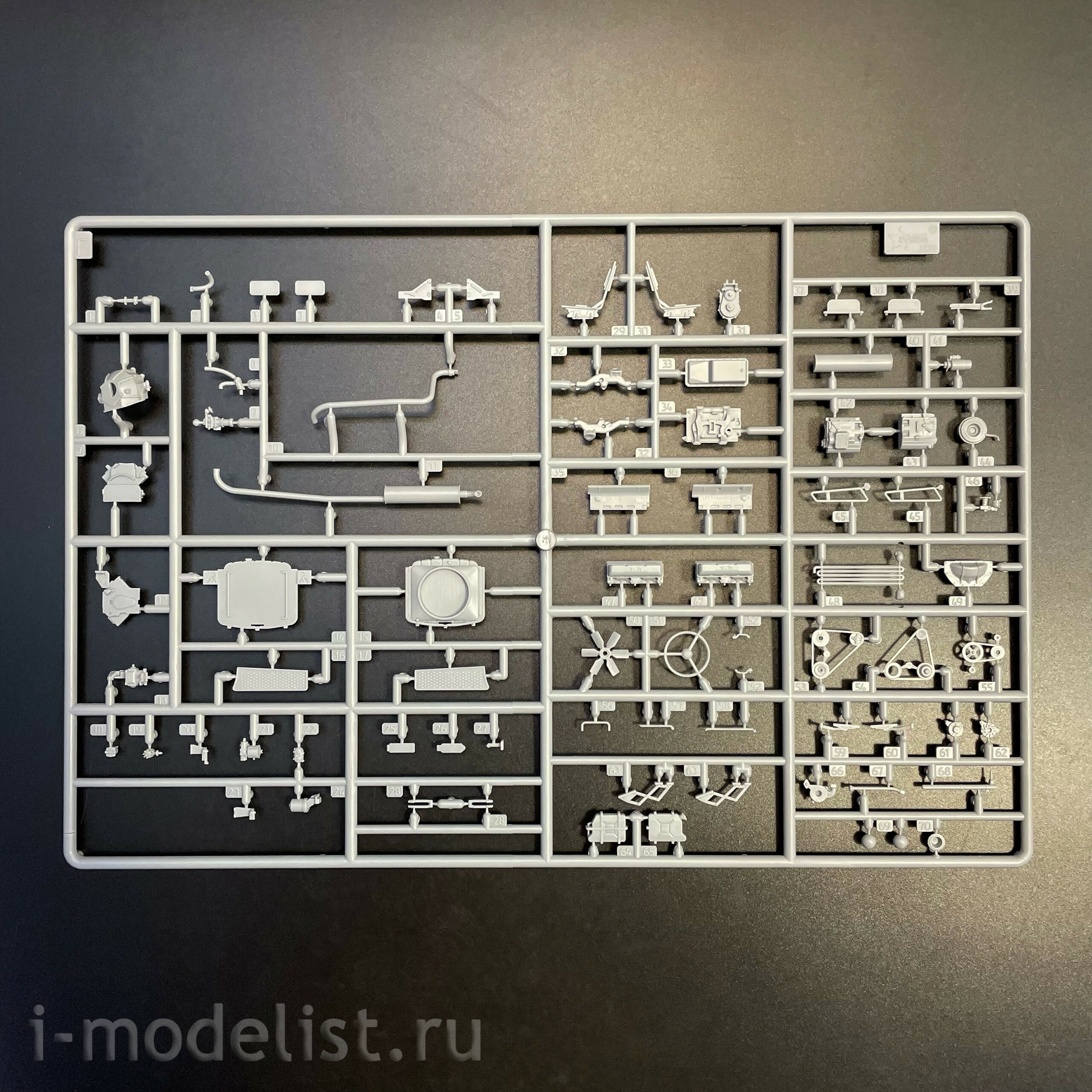 3712 Звезда 1/35 ПРЕДЗАКАЗ Грузовой автомобиль ЗИЛ-130