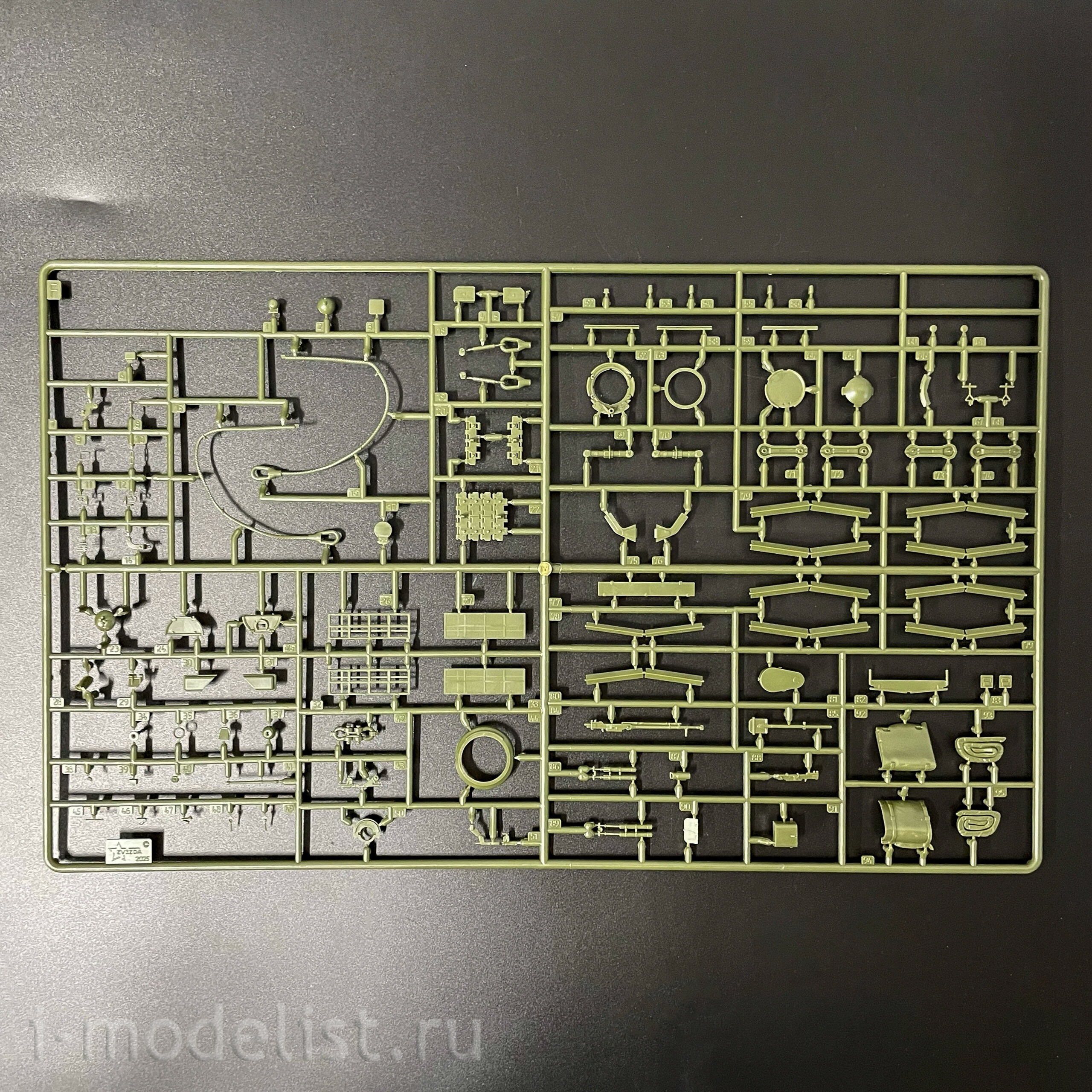 3708 Звезда 1/35 ПРЕДЗАКАЗ Советский тяжёлый танк ИС-2 УЗТМ обр. 1944 г.