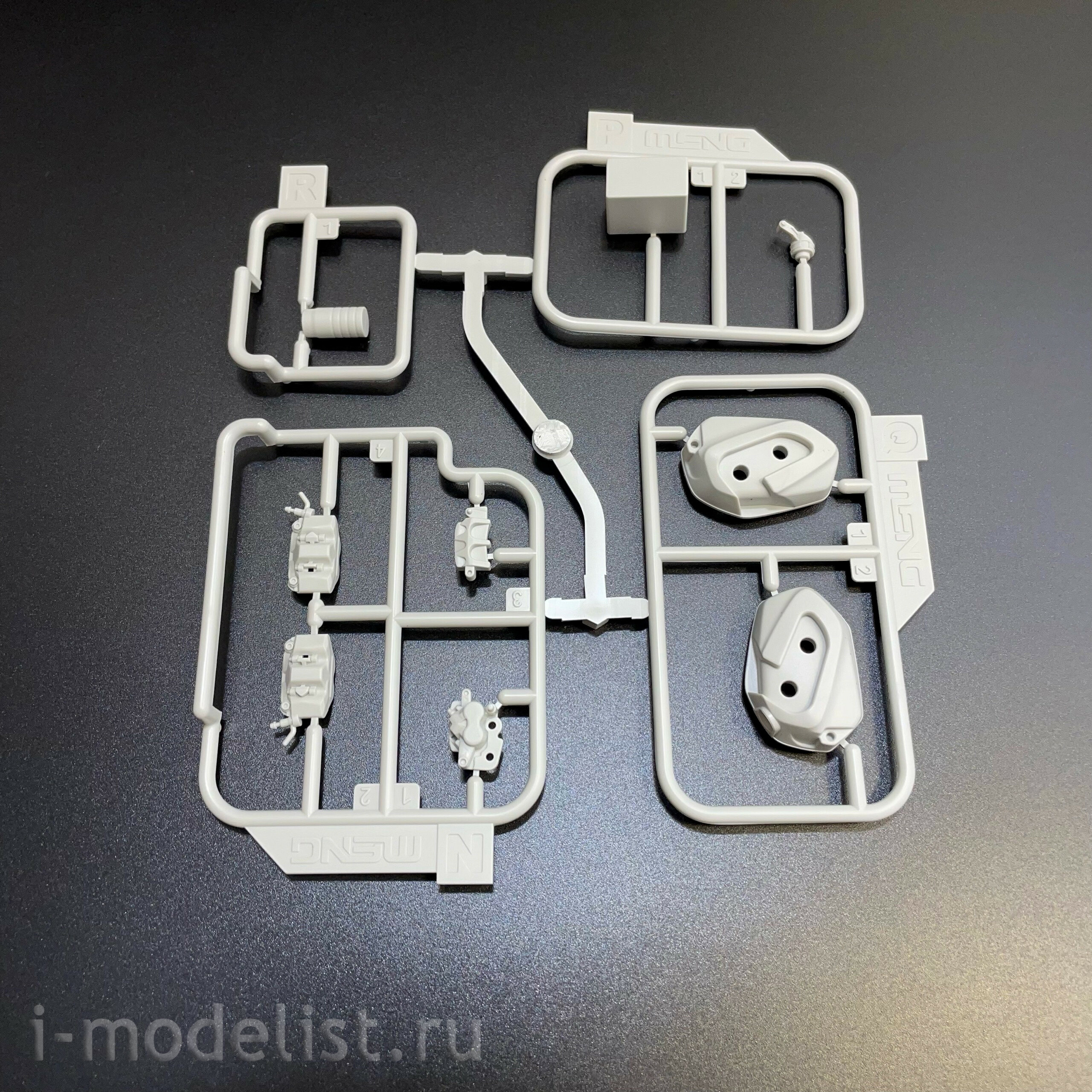 MT-005 Meng 1/9 Баварский мотоцикл R 1250 GS ADV
