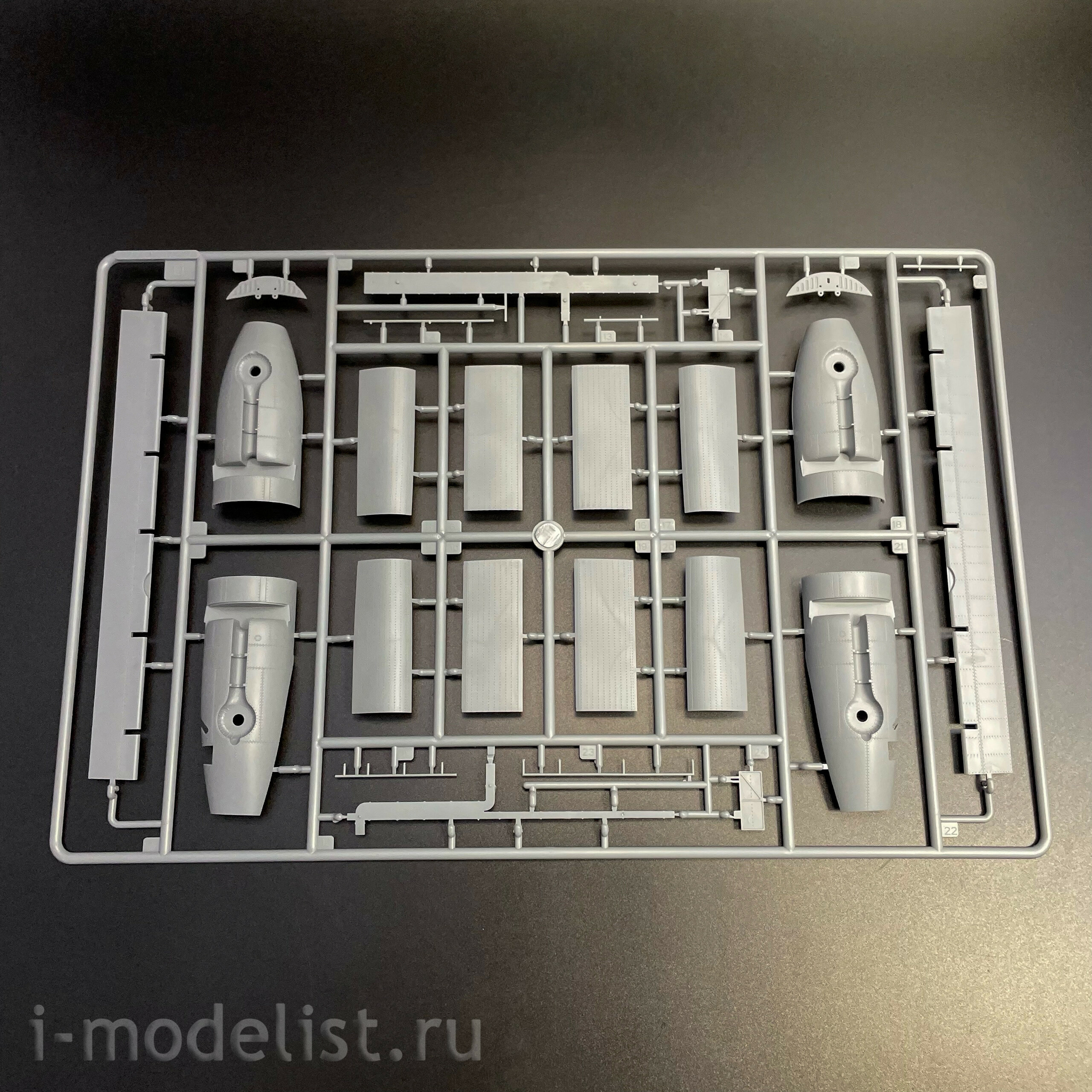 81775 HobbyBoss 1/48 Американский бомбардировщик B-24D Liberator