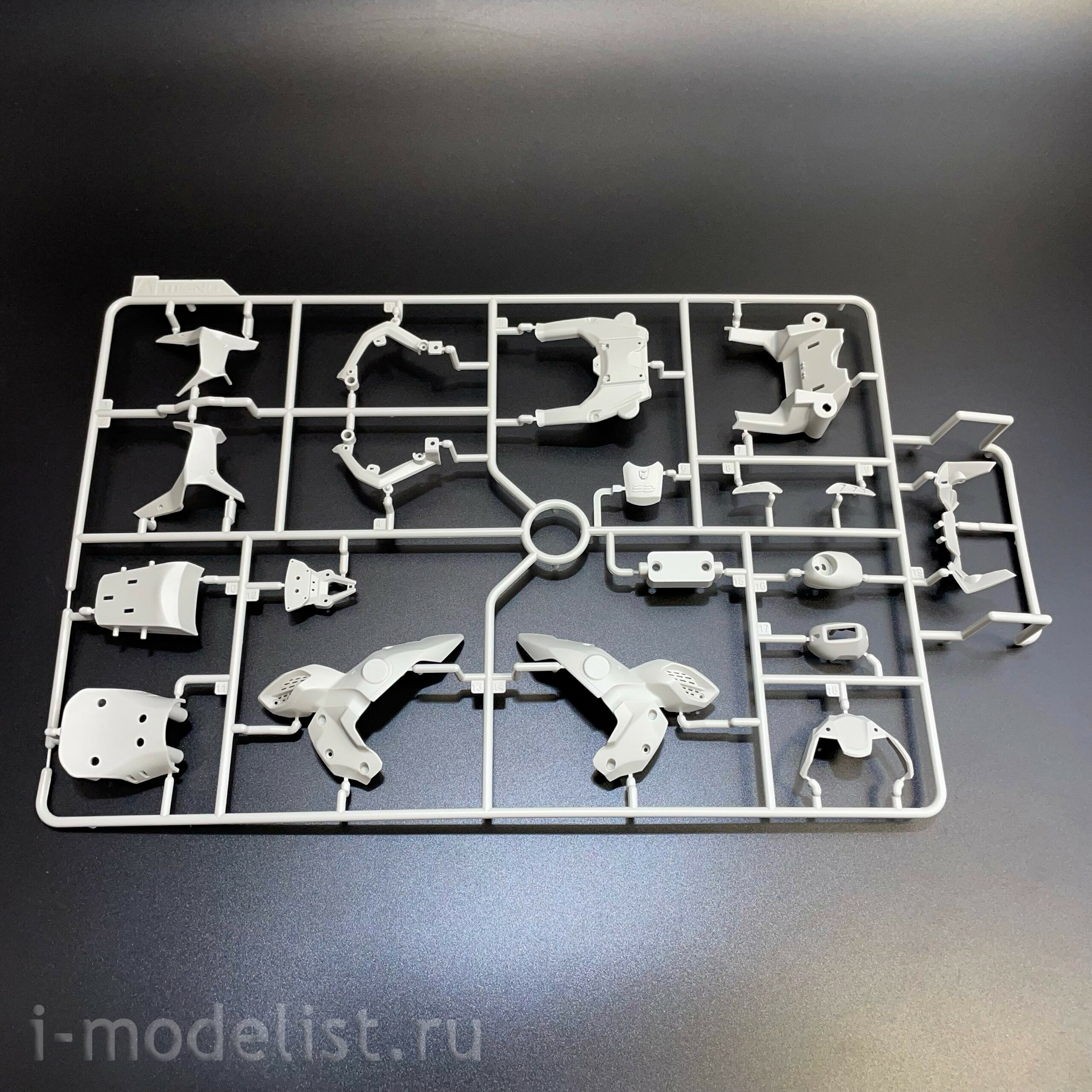 MT-005 Meng 1/9 Баварский мотоцикл R 1250 GS ADV
