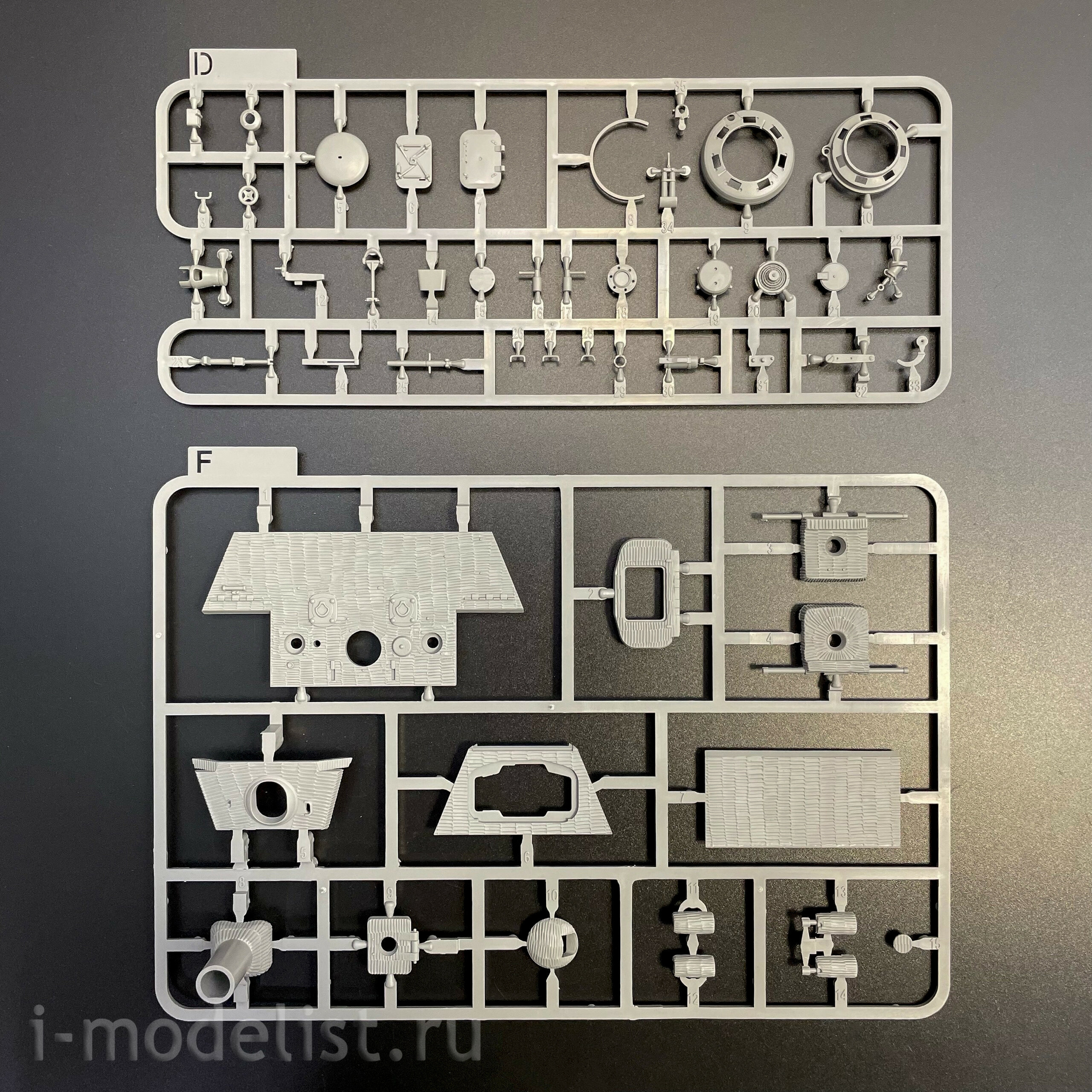 2046 Takom 1/35 Танк King Tiger Sd.Kfz.182 турель Porsche с Zimmerit
