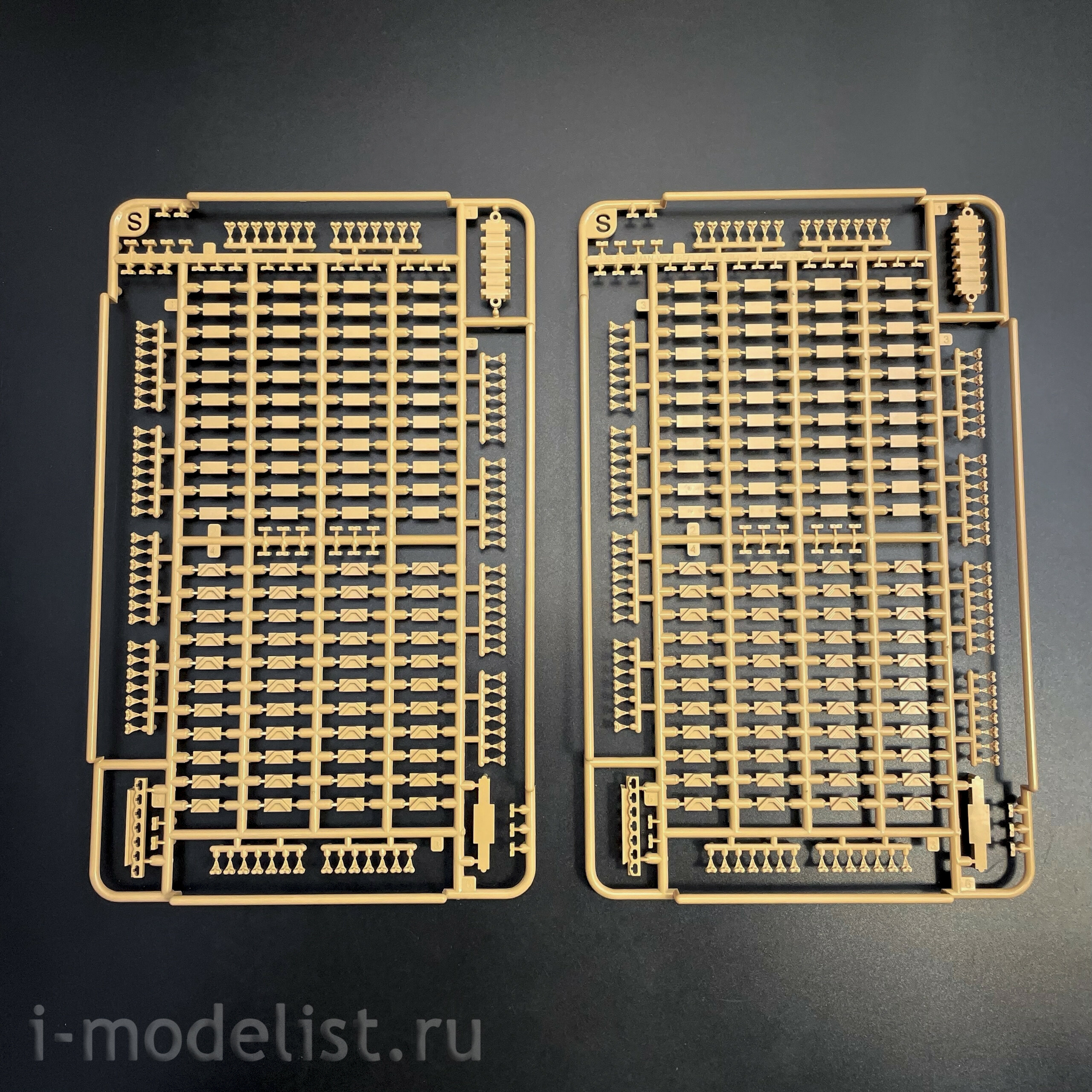 RM-5135 Rye Field Model 1/35 Танк M4A3 Sherman 76W VVSS поздний (Стандартная версия с интерьером)	