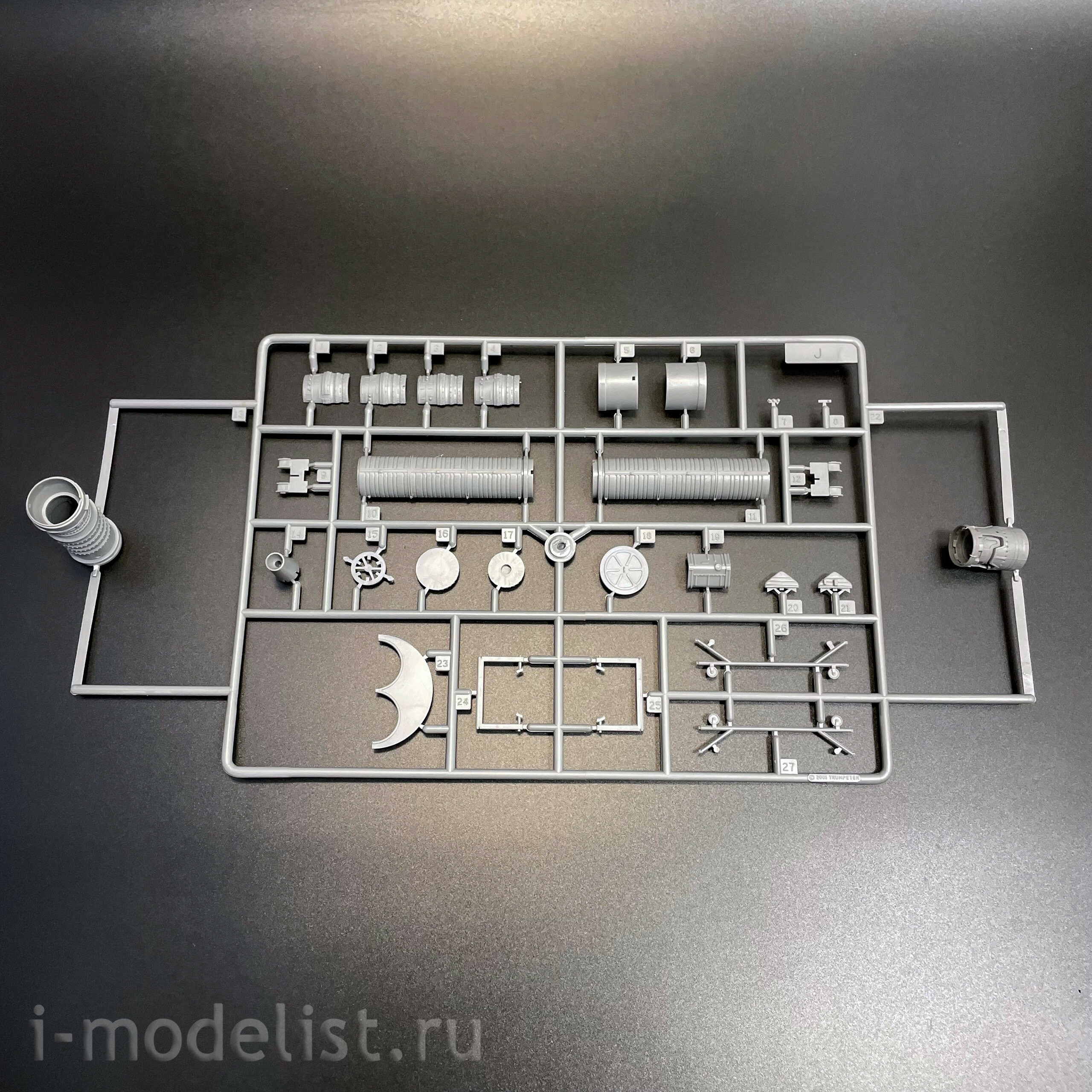 02207 Трубач 1/32 Советский истребитель М-19С Farmer C