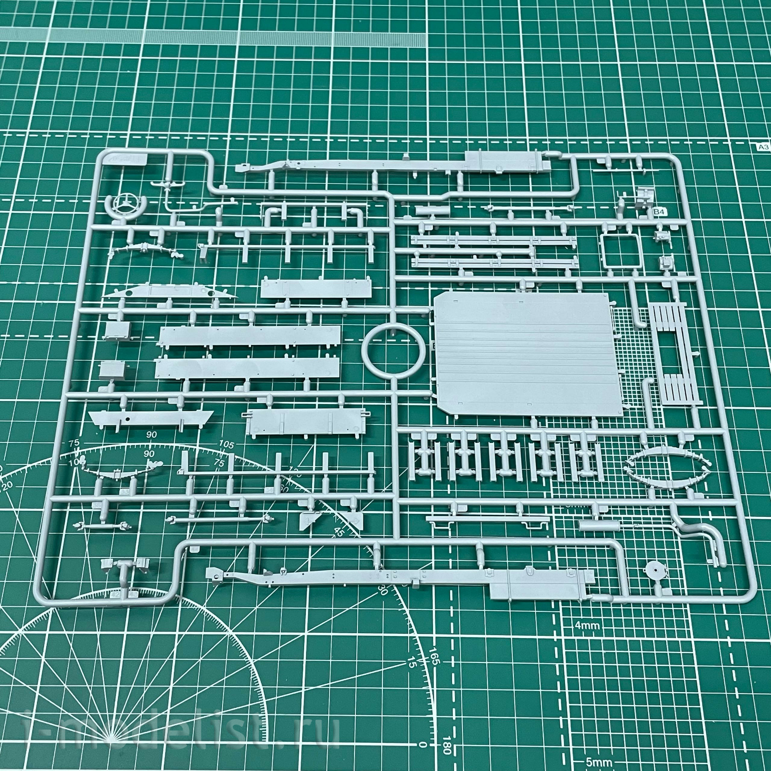 35596 ICM 1/35 БМ-13-16 на шасси G7107 с советским расчетом