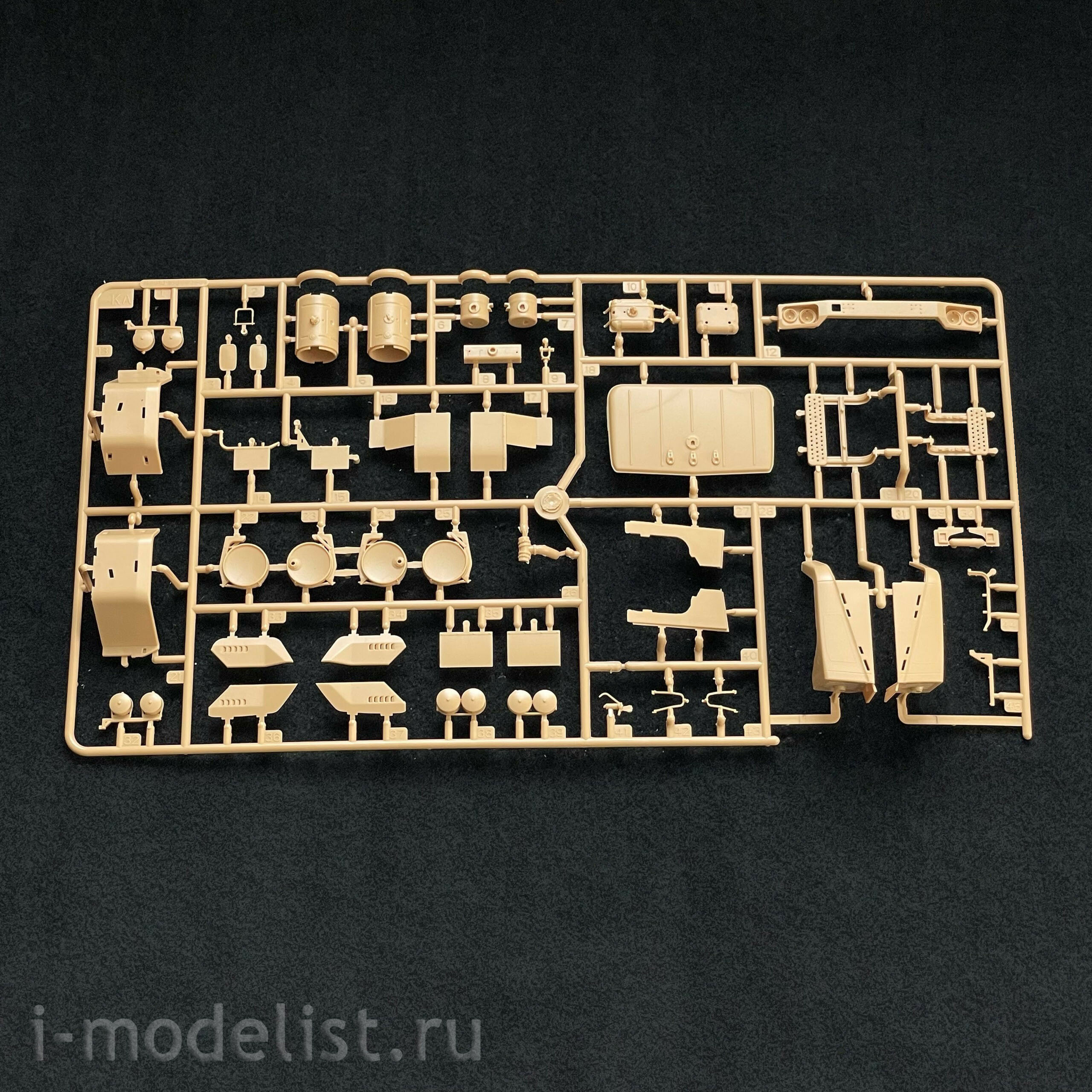 85510 HobbyBoss 1/35 Советский грузовой автомобиль Кр-260