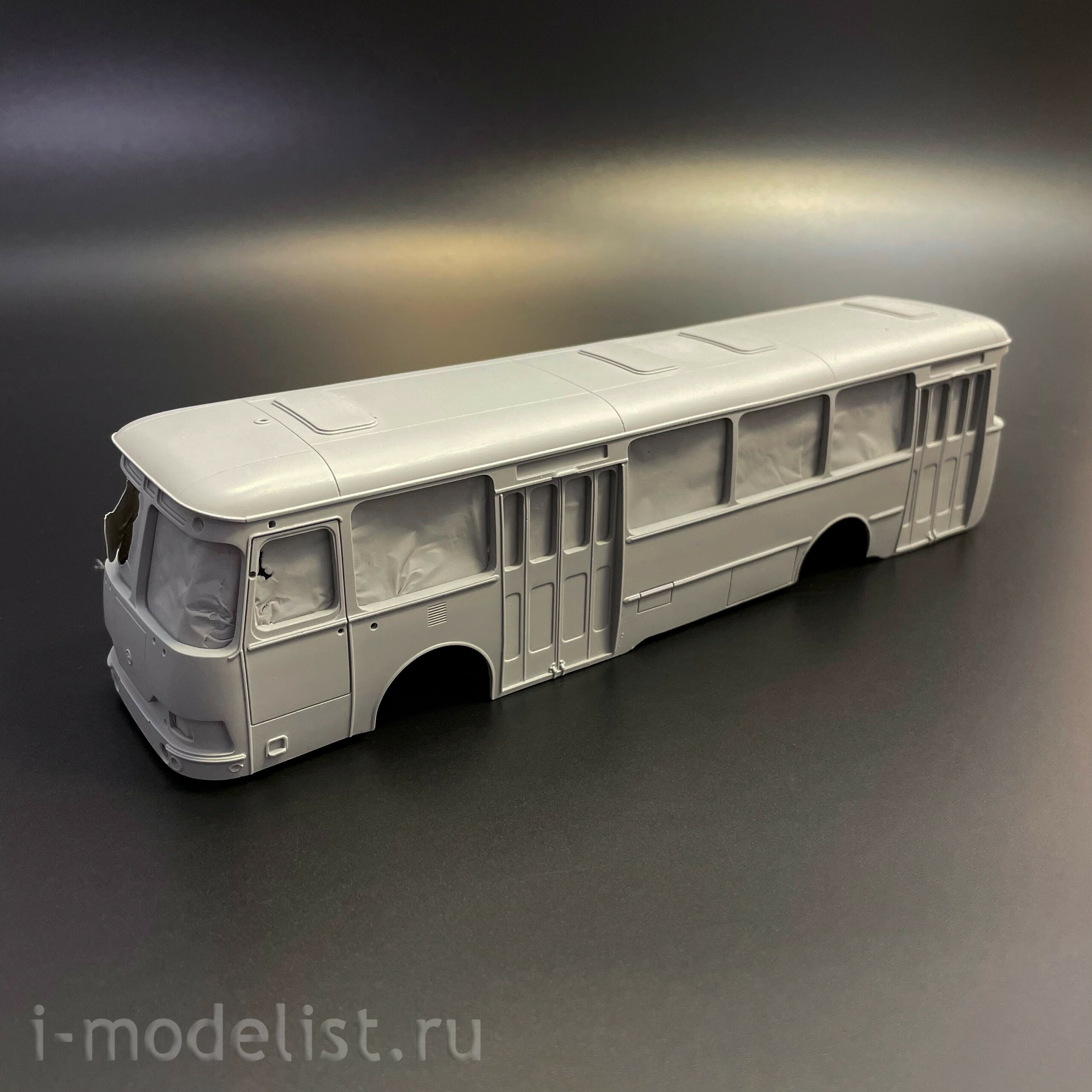 4080AVD AVD Models 1/43 Ликинский автобус 677П