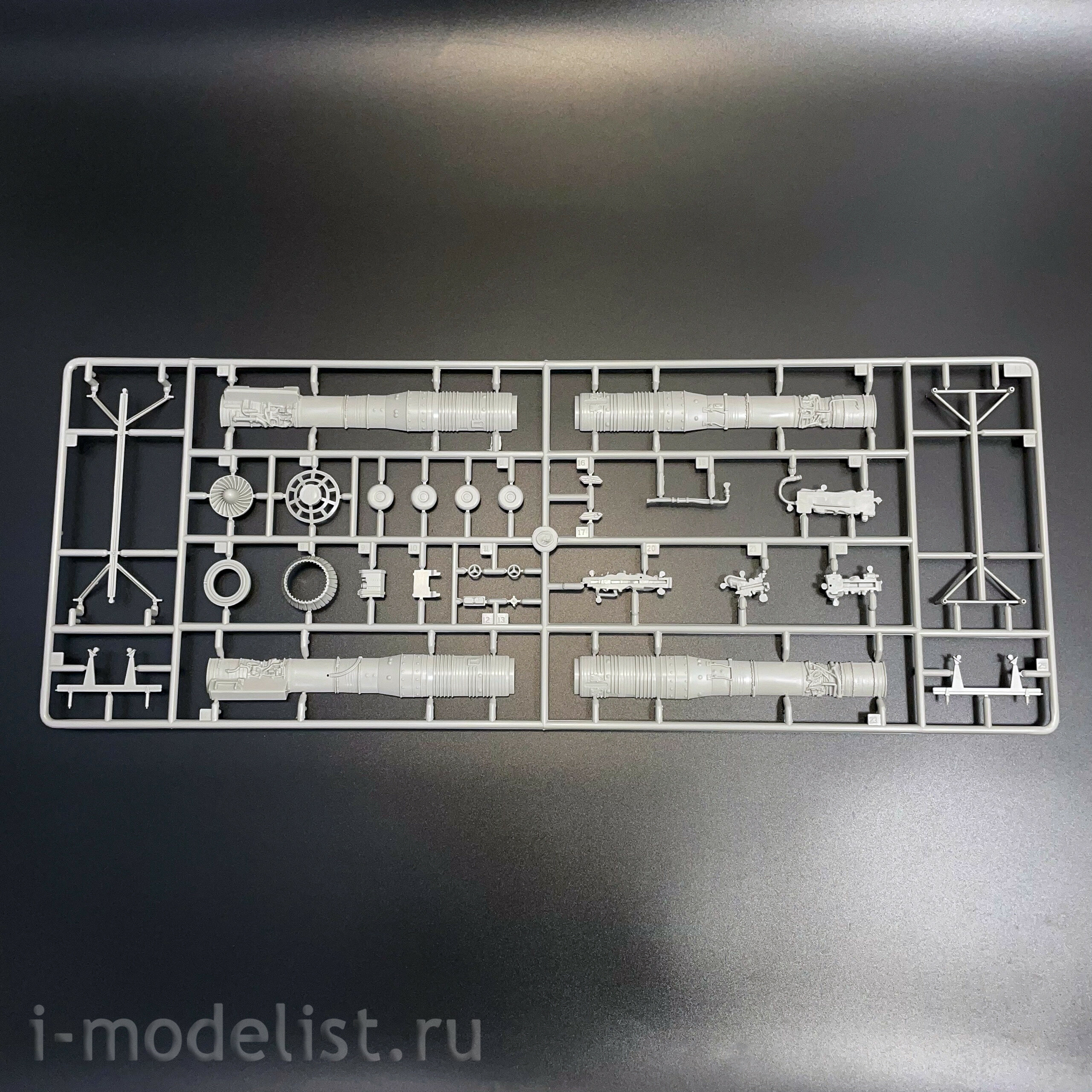 02216 Трубач 1/32 Китайский самолёт F-7 II