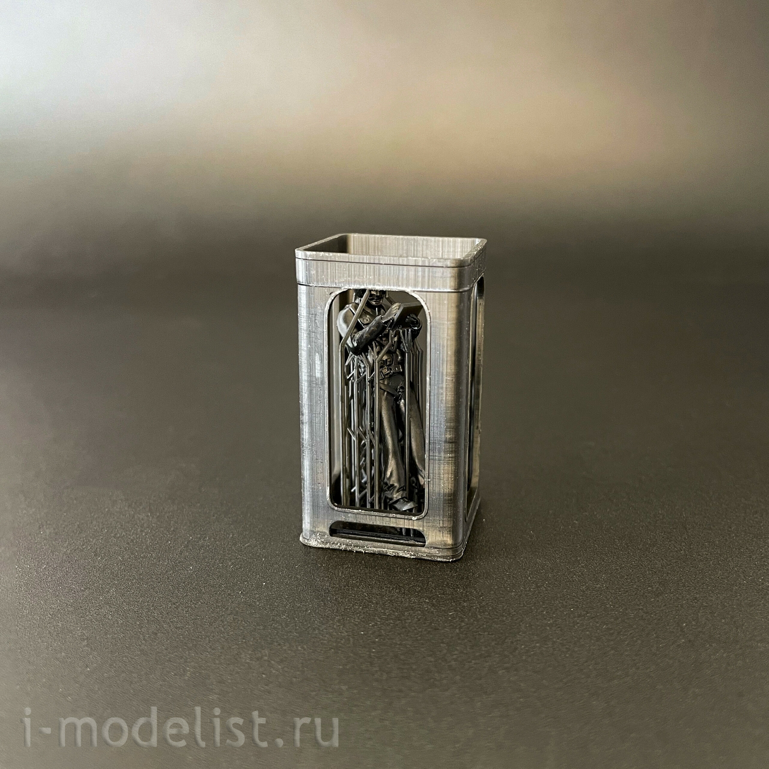KH80146 Zimi Model 1/48 Российский истребитель-бомбардировщик С-22 M3/M4
