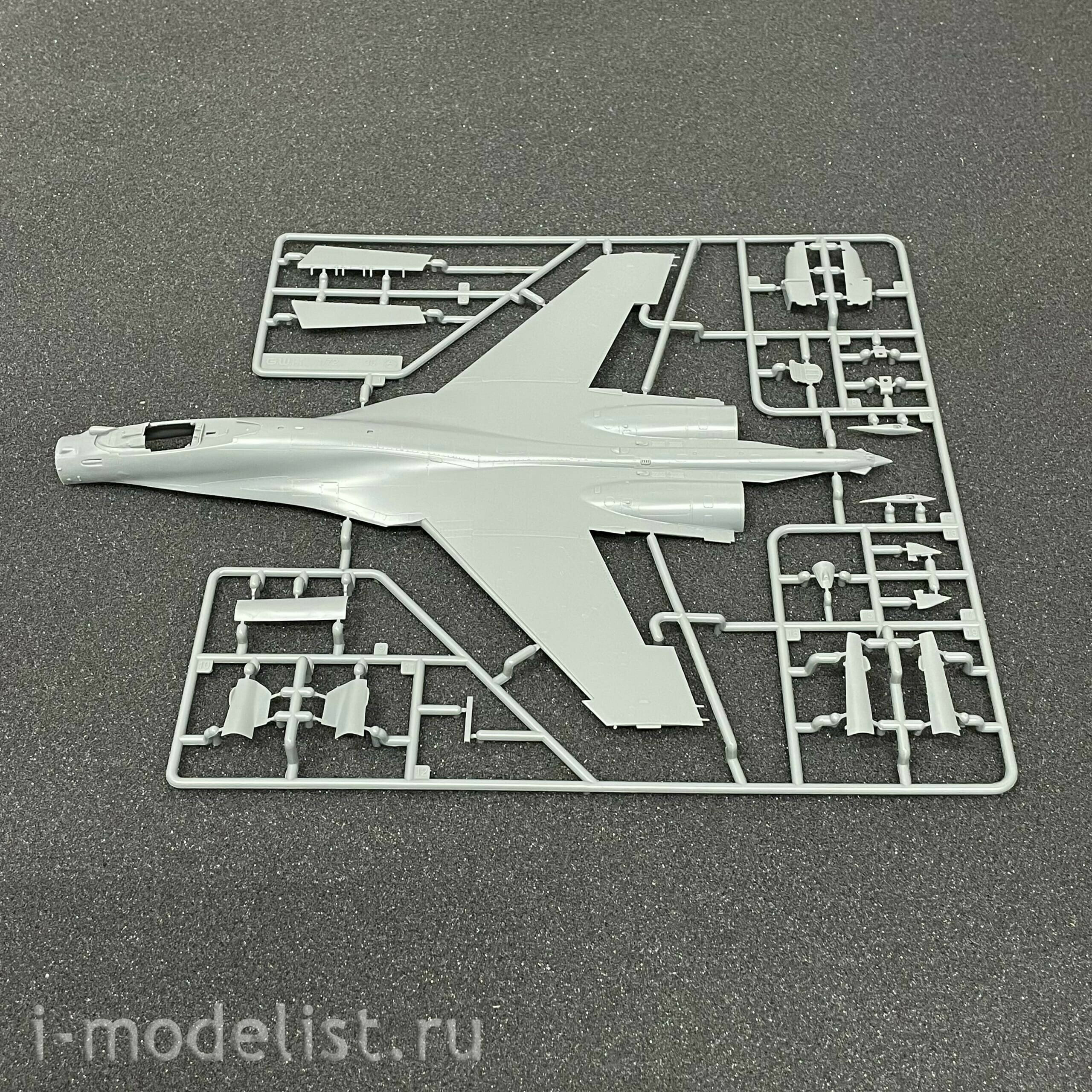 L7207 Great Wall Hobby 1/72 Истребитель C-35 