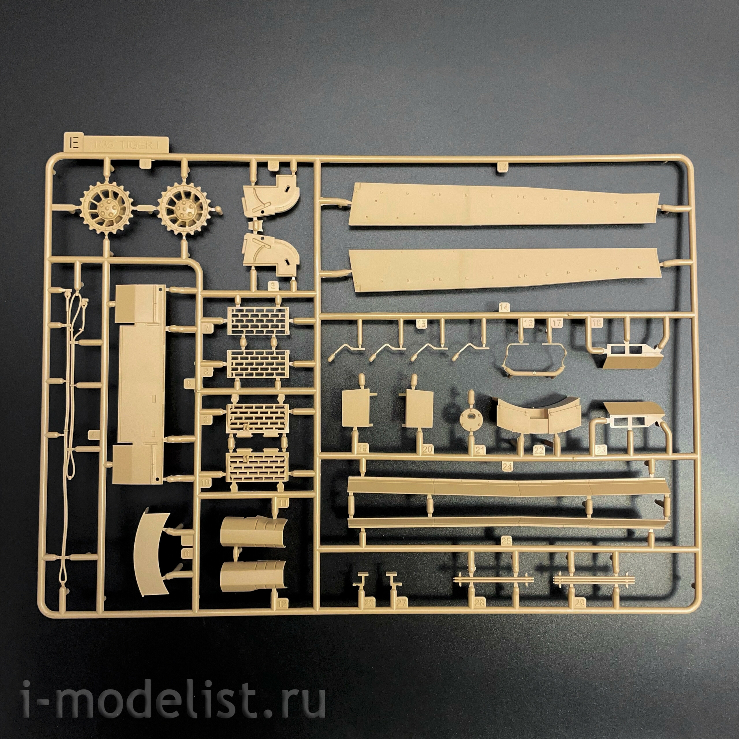 RM-5131 Rye Field Model 1/35 Pz.Kpfw. VI Ausf. E Tiger I ранний (Upgrade-версия с полным интерьером)
