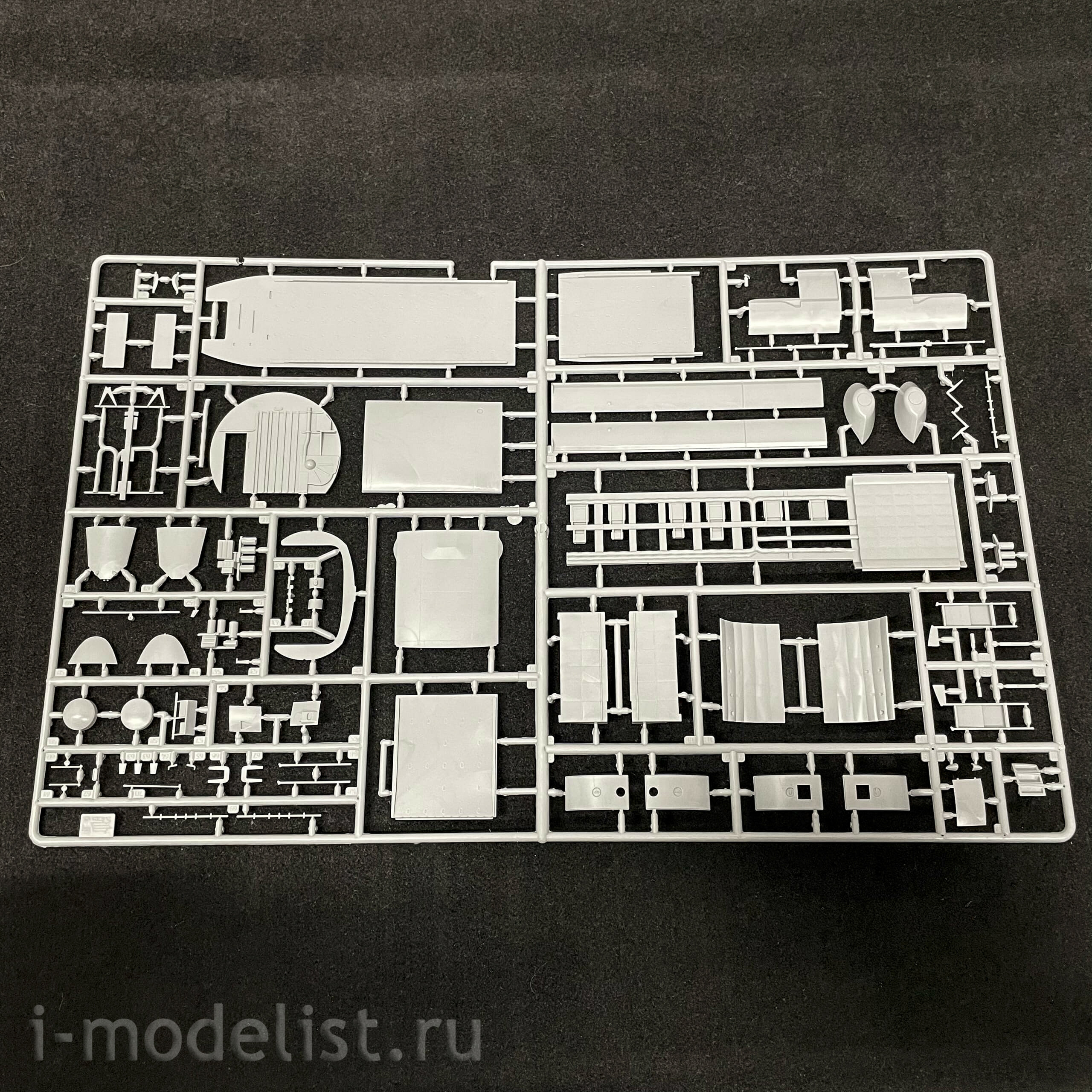 7325 Звезда 1/72 Американский военно-транспортный самолет С-130J